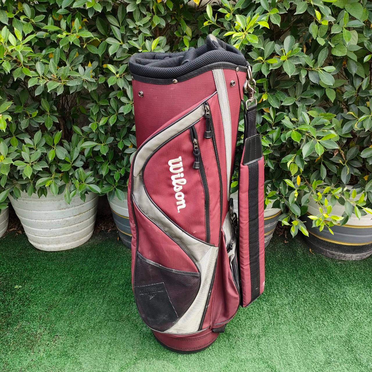 ถุงกอล์ฟ WILSON มือสอง สีแดงสวย สภาพสมบูรณ์ พร้อมใช้