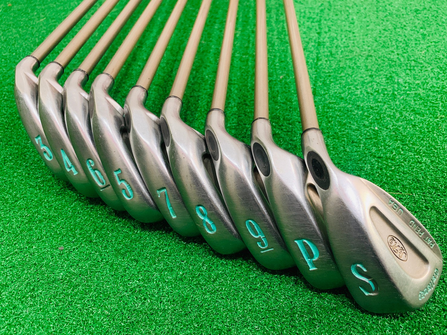 ** ไม้กอล์ฟสำหรับผู้หญิง ** ชุดเหล็ก CALLAWAY PAT PEND S2H2 USA.