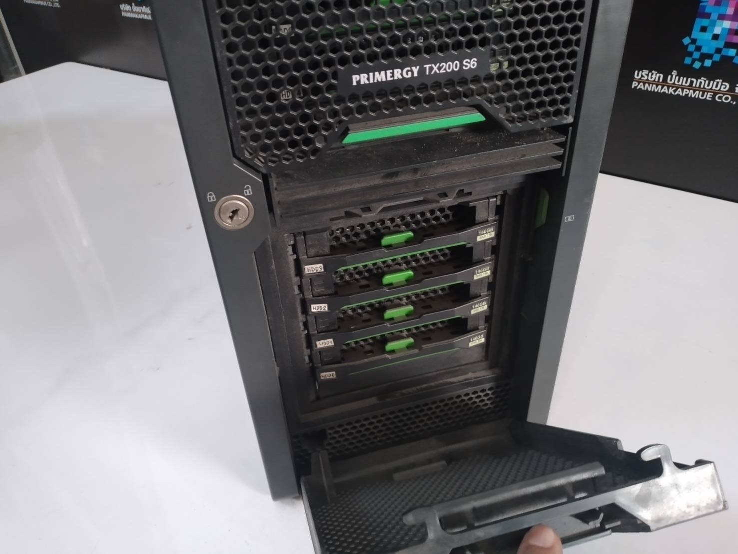 Fujitsu primergy tx200s6