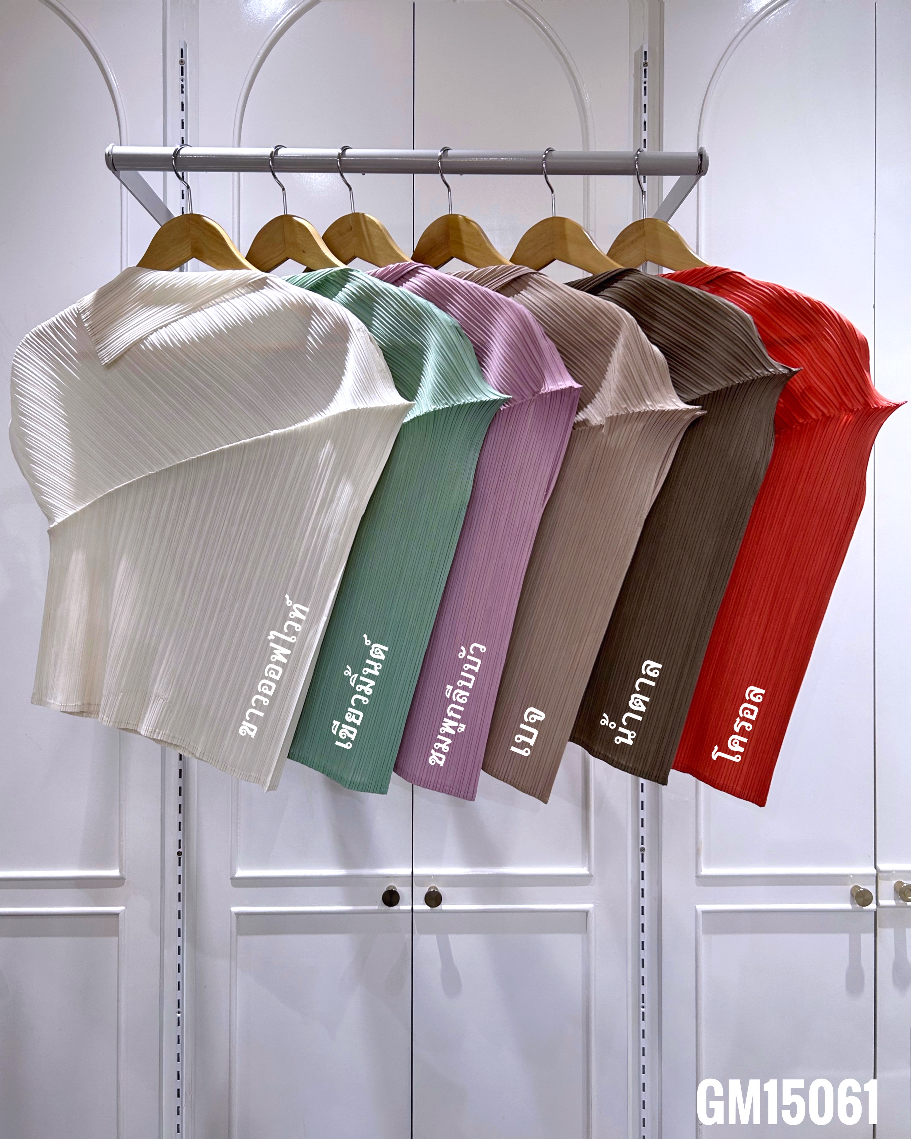 อกถึง 40 นิ้ว 2MUAY รุ่น GM15061 เสื้ออัดพลีท FOLD NECK ASYMMETRIC PLEATED TOP 12สี FREE SIZE