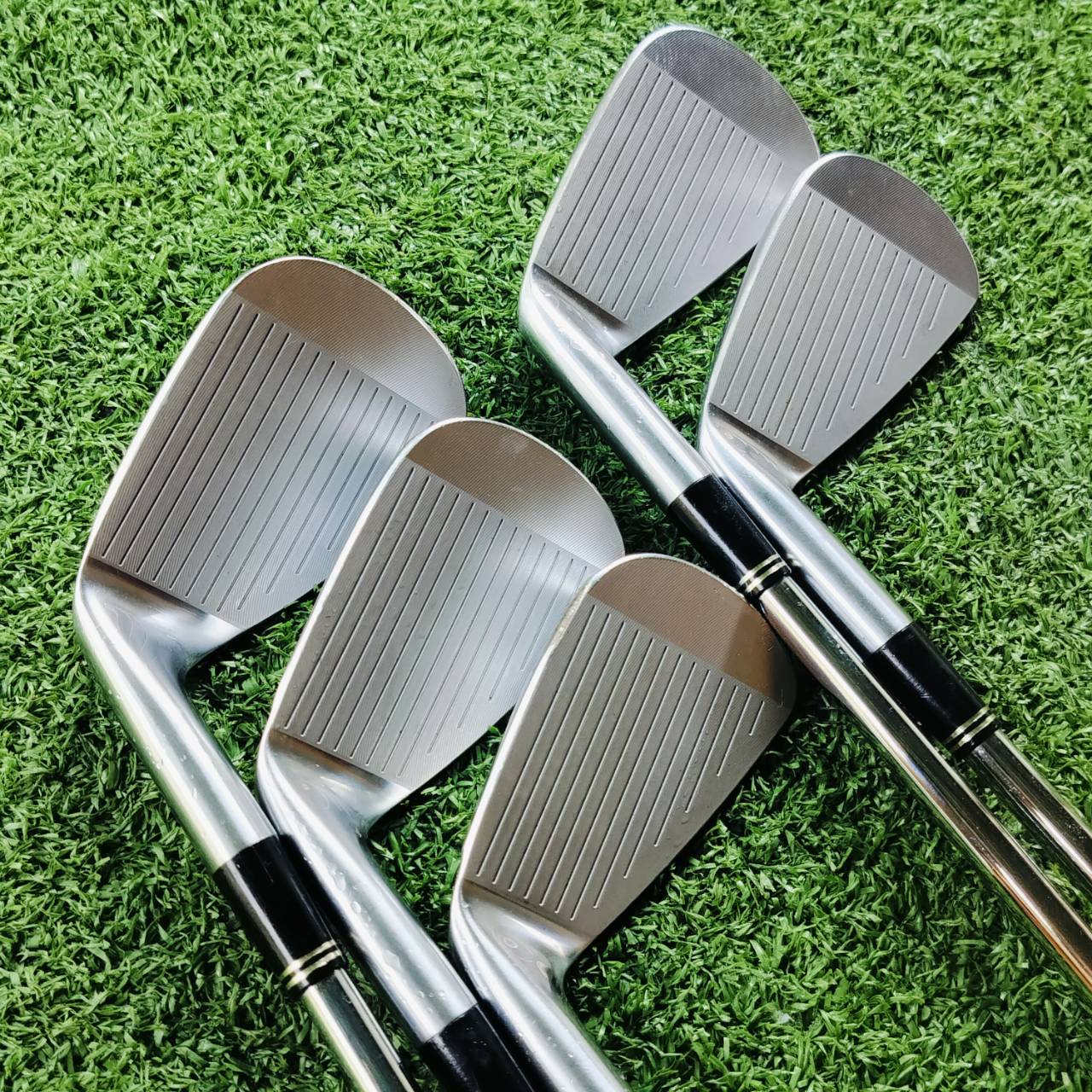** ขาดเหล็ก 9 ** ชุดเหล็ก SRIXON ZR-700 มีเหล็ก 5 6 7 8 และ PW เหล็กพรีเมี่ยม FORGED จากญี่ปุ่น ไม้กอล์ฟพรีเมี่ยมมือสอง ของแท้ By NakaraLuxurious