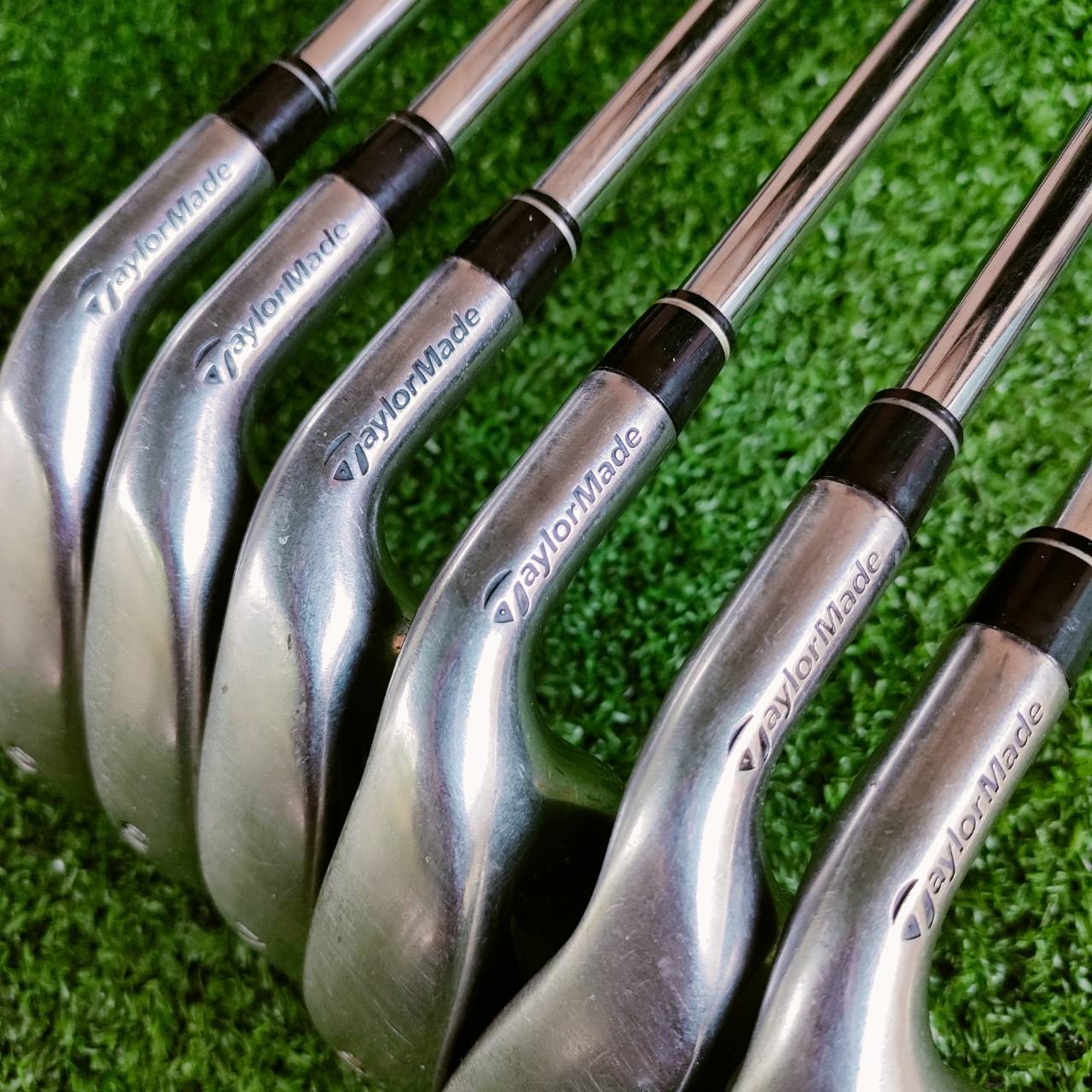 ชุดเหล็ก Taylormade RAC r5 เหล็ก CAVITY ลึกตีง่ายอย่างมาก ให้ระยะดีมากๆ ตีไกลกว่าเหล็กปกติ 1 เบอร์เลยค่ะ ก้านเหล็ก เบา 80 กรัม FLEX R สบายๆ ไม้กอล์ฟพรีเมี่ยมมือสอง ของแท้ By NakaraLuxurious