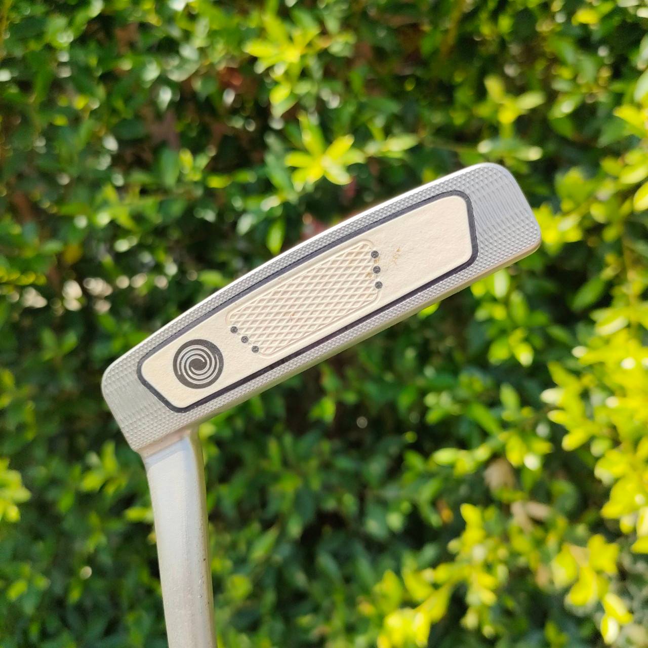 PUTTER ODYSSEY BLACK SERIES i9 ความยาว 34 นิ้ว ** กริฟเสีย ** น้ำหนักดีมาก รุ่นนี้ใช้เทคโนโลยีเยอะมาก และหน้าสัมผัสนุ่มและ ออกแบบให้กัดลูก ลดแรงเฉืื่อยให้ลูกหมุนเร็ว เกาะไลน์มาก