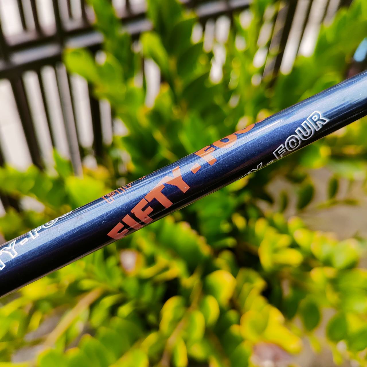 ก้านใส่ชุดเหล็ก FIFTY FOUR ความยาว 34 นิ้ว FLEX R มีกริพติดมาด้วยแล้วค่ะ ไม้กอล์ฟพรีเมี่ยมมือสอง ของแท้ By NakaraLuxurious
