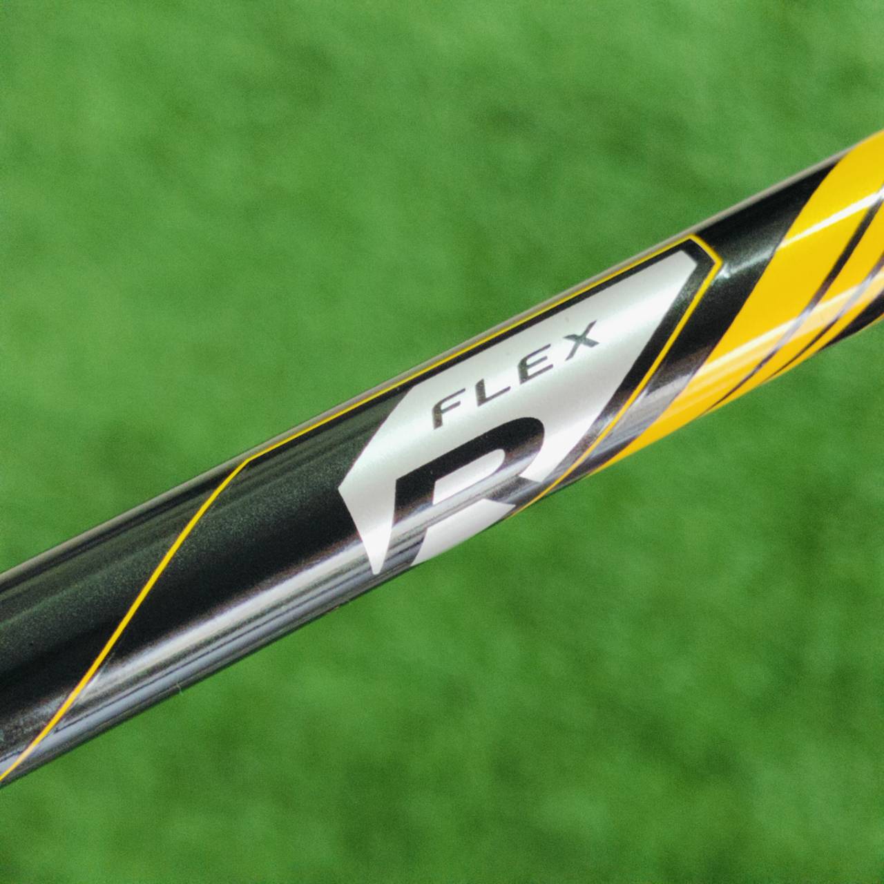 HYBRID 4 TAYLORMADE RBZ ST2 องศา 22 ก้าน ROCKET FUEL FLEX R ไฮบริดหน้าเด้ง มี POCKET อยู่ที่ด้านหน้า ช่วยส่งพลัง ทั้งเสียงและฟีลลิ่งดีมากๆ ไม้กอล์ฟพรีเมี่ยมมือสอง ของแท้ By NakaraLuxurious