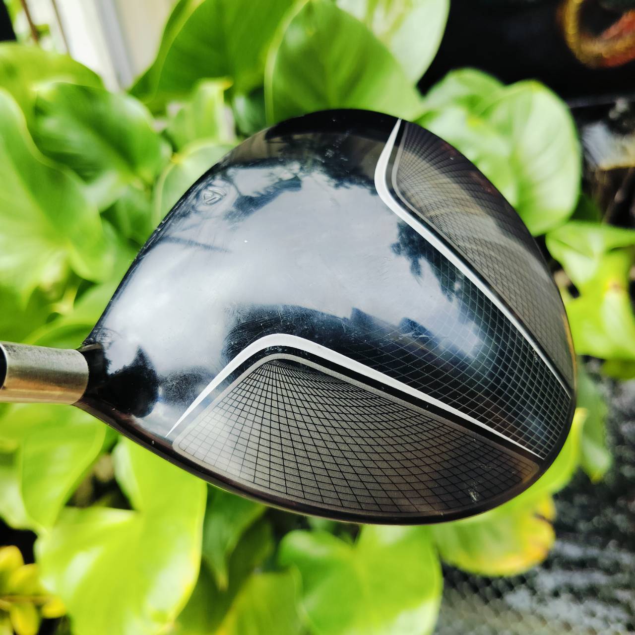 Driver Taylormade BURNER DRAW เป็นรุ่นที่แก้ปัญหาสำหรับคนชอบตีเฟด กระดองเคฟล่า จุด CG ต่ำ หัวใหญ่ หน้าสวีตสปอตกว้างเน้นตีง่ายๆค่ะ ไม้กอล์ฟพรีเมี่ยมมือสอง ของแท้ By NakaraLuxurious