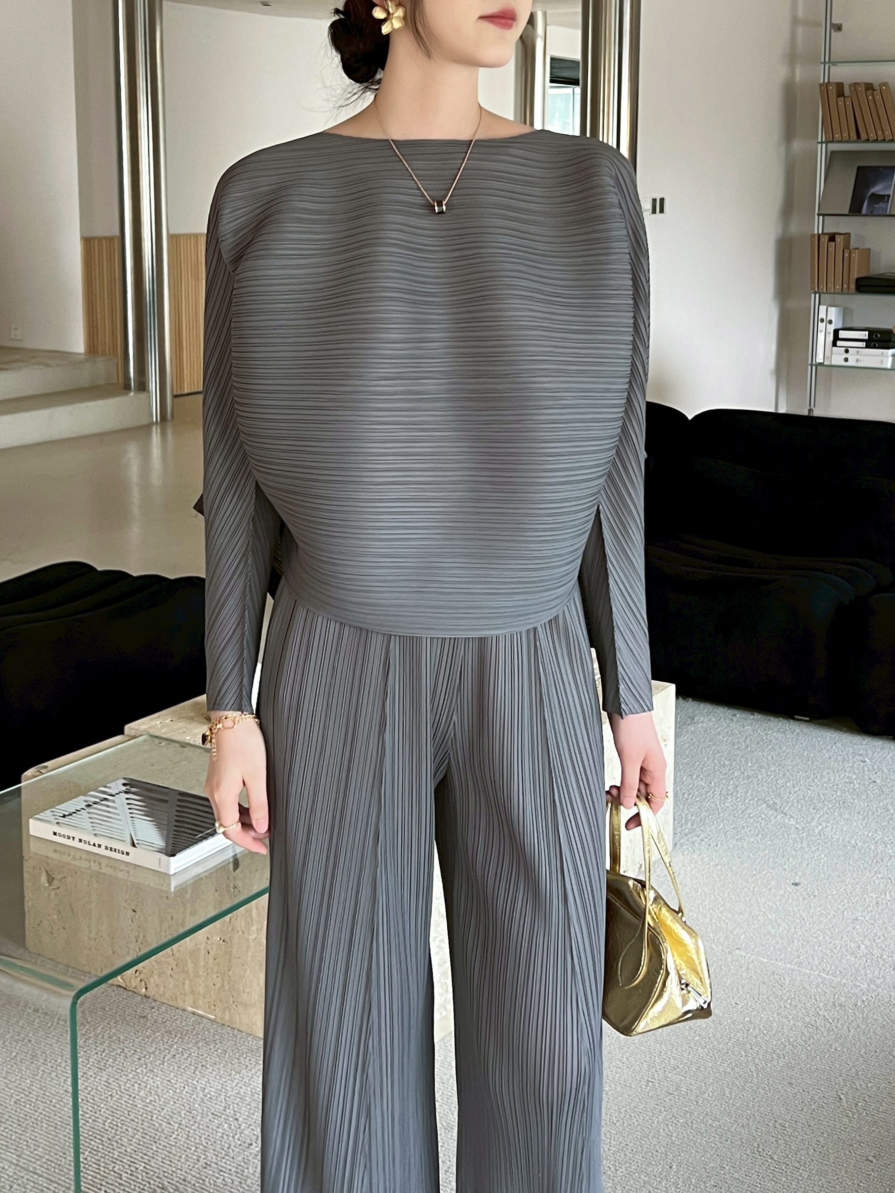 2MUAY รุ่น GJO11258 เสื้ออัดพลีทคุณภาพ LONG SLEEVE CIRCLE PLEATED TOP 8 สี FREE SIZE