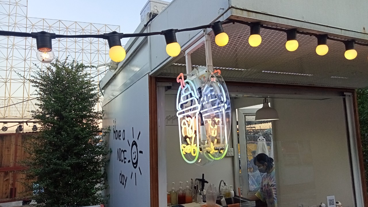 ป้ายไฟนีออน