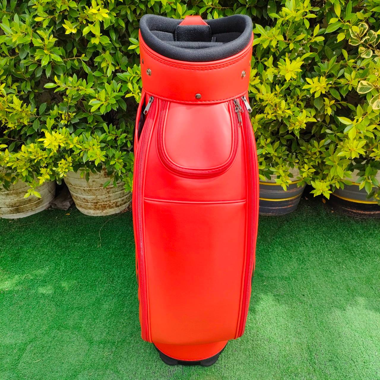 🔥 ถุงกอล์ฟ CUSTOM ของใหม่ 🔥 สีแดงเพลิง Ferrari สวยมาก วัสดุพรีเมี่ยมที่สุด คาดดำเป็นหนังแก้ว ถุง TOUR ใบใหญ่ใส่ของได้ครบหมด!! มือหนึ่ง ของแท้ BY NakaraLuxurious