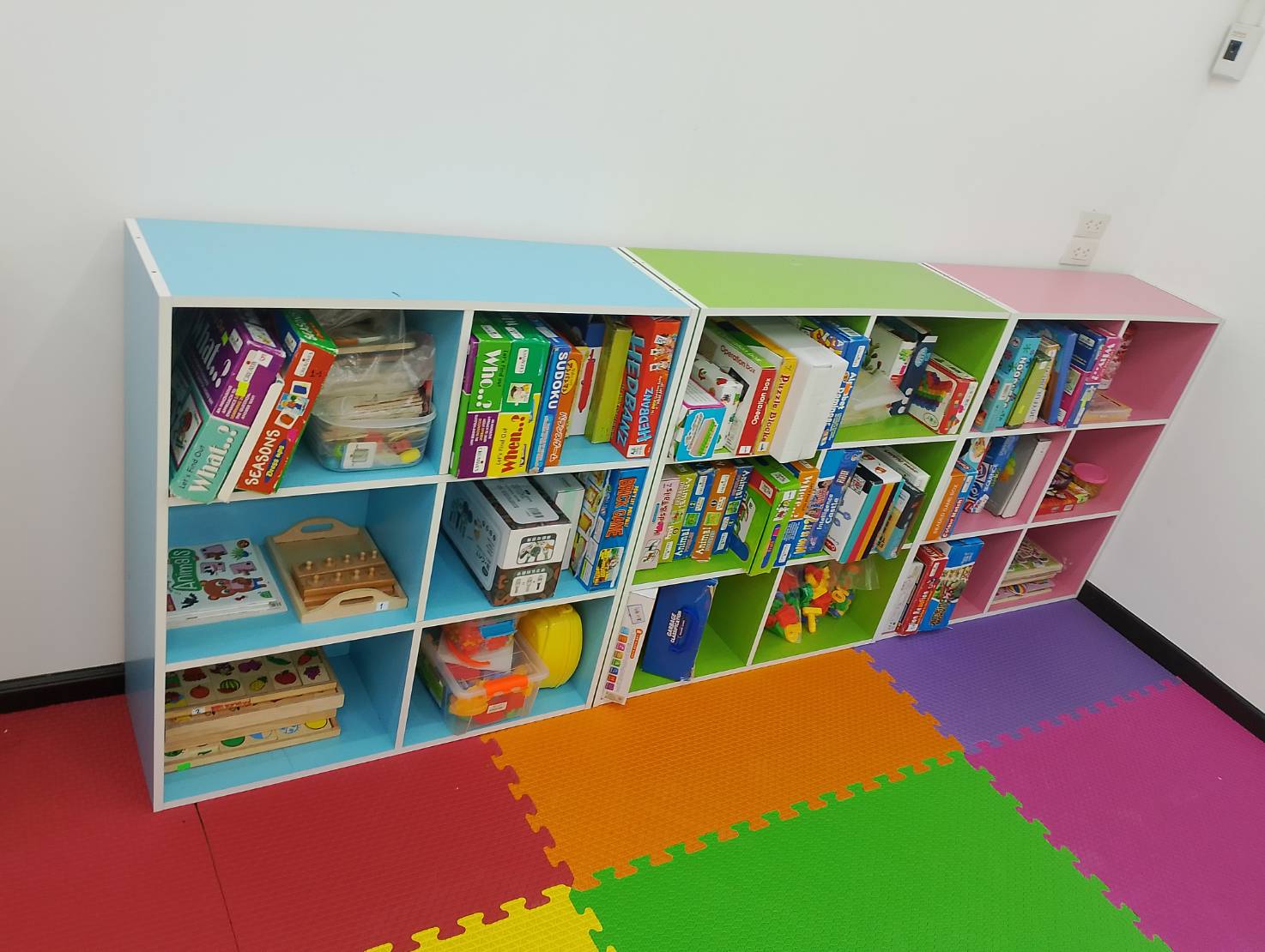 ชั้นวางสิ่งของไม้ 6ช่อง ราคาต่อ 1 ชิ้น เลือกสีได้ , ตู้วางของอเนกประสงค์ , เฟอร์นิเจอร์เด็ก ,ชั้นวางวางของเล่น เฟอร์นิเจอร์เด็ก,พร้อมส่ง