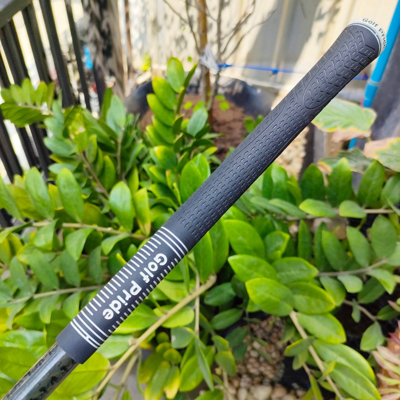 ก้าน สามดาว *** ใส่ DRIVER HONMA ARMRQ6 FLEX R ความยาวเฉพาะก้าน 45 นิ้ว คุณภาพสูงกว่าก้านตลาดมากๆ ติดกริพ GOLF PRIDE มาแล้ว ไม้กอล์ฟพรีเมี่ยมมือสอง By NakaraLuxurious