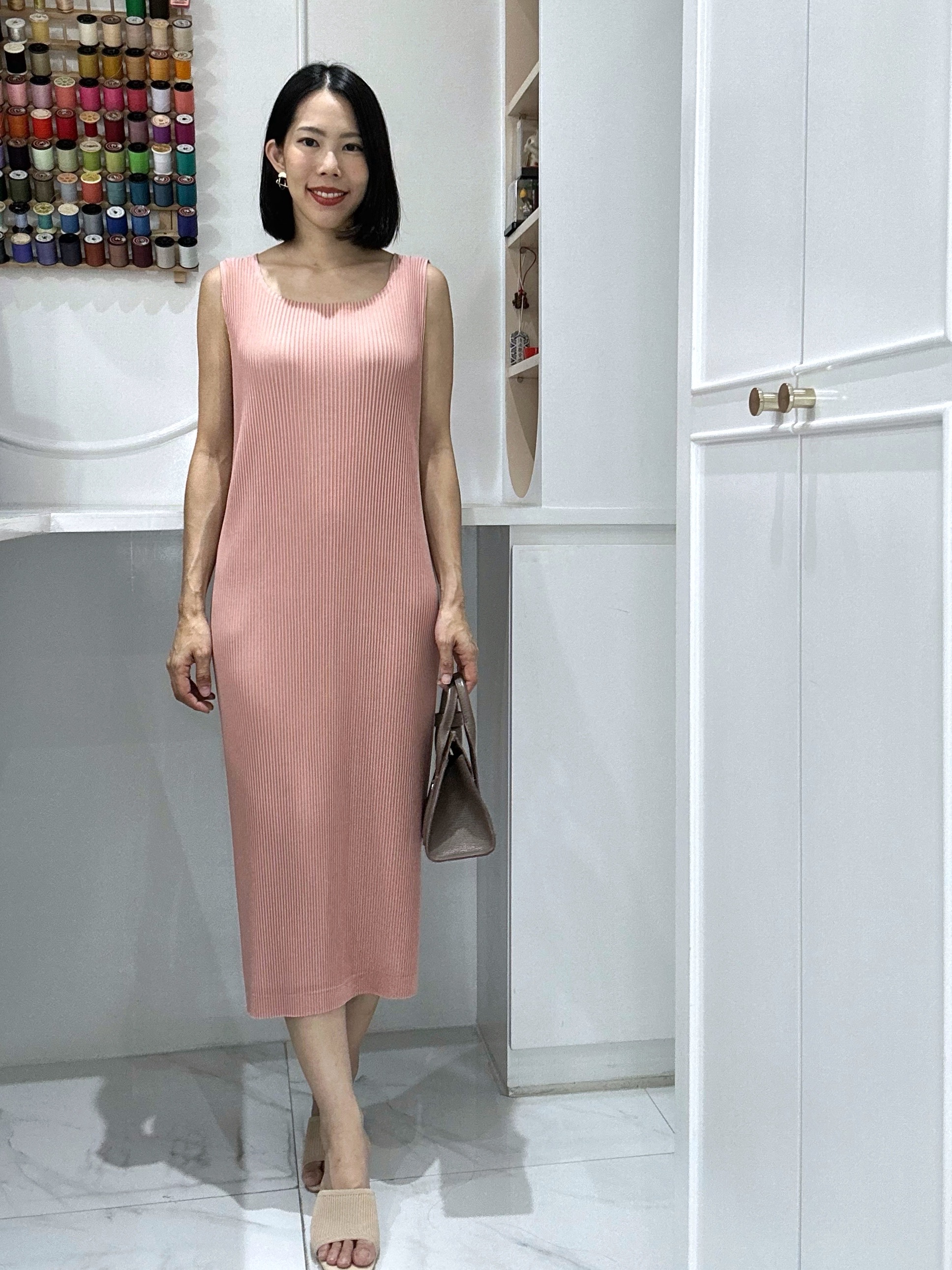 2MUAY รุ่น GJO5266 เดรสพลีทคุณภาพ THICK SLEEVELESS SQUARE NECK PLEATED DRESS 8สี FREE SIZE