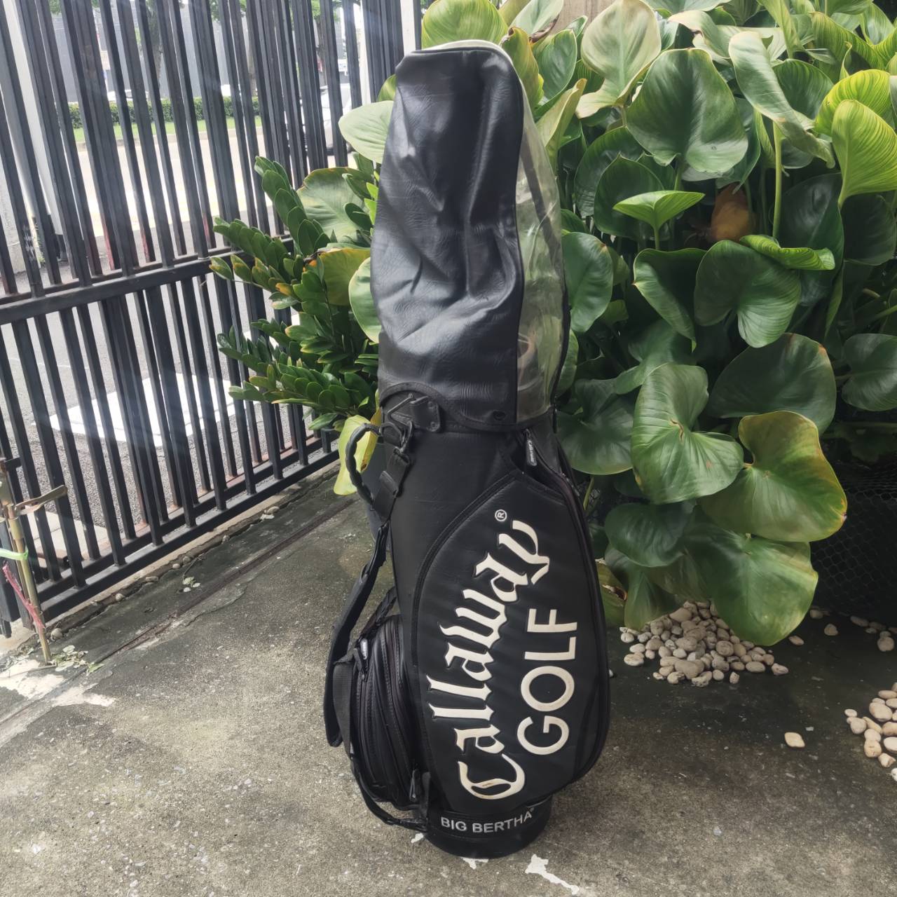 ถุงกอล์ฟ Callaway มือสอง ** มีเป๊กหลุด 1 จุด **