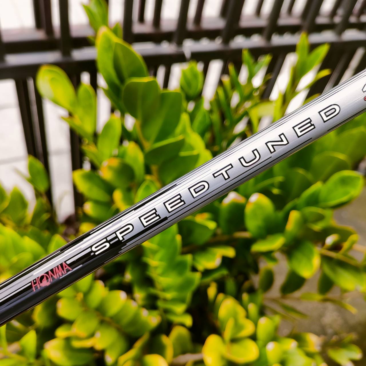 DRIVER HONMA T//WORLD GS 10.5 ก้าน SPEEDTUNED 48 กรัม FLEX R HARMONIC KICK POINT ออกปี 2021 ส่งพลังเต็มขั้น ตีง่าย หัวใหญ่ เน้นลูกวิ่งยาว ไม้กอล์ฟพรีเมี่ยมมือสอง ของแท้ By NakaraLuxurious