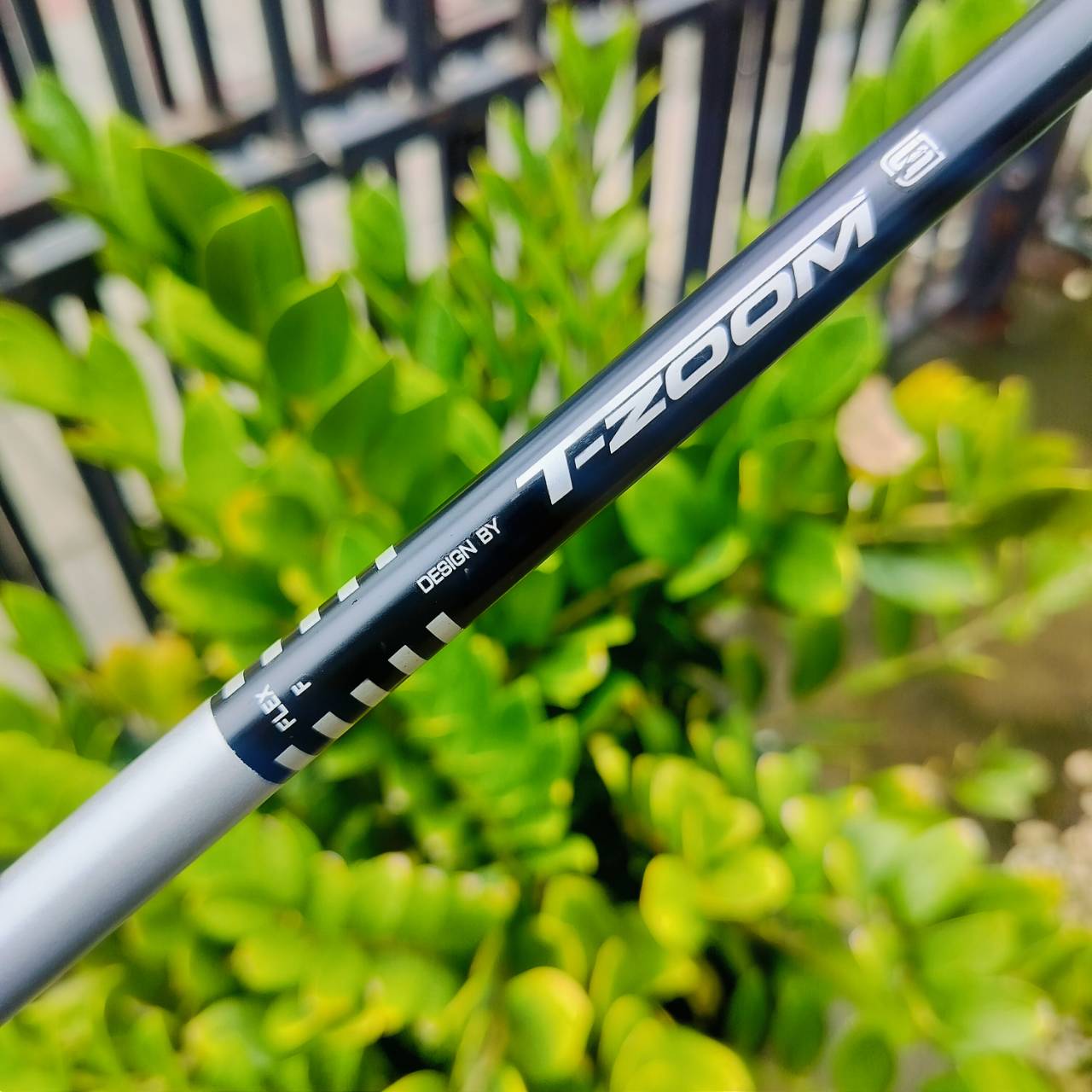 ก้าน DRIVER T-ZOOM X5 มือสอง พร้อมกริพ GOLF PRIDE ก้านเบาเพียงแค่ 45 กรัม เร่งสปีดได้ดีมากๆ FLEX F คือ FIRM เท่ากับ FLEX SR ความยาวก้าน 45 นิ้ว ไม้กอล์ฟพรีเมี่ยมญี่ปุ่นมือสอง ของแท้ By NakaraLuxurious