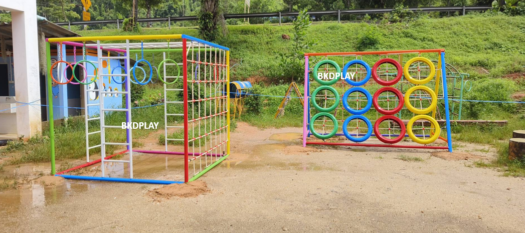 เครื่องเล่นสนามกลางแจ้ง ปีนป่ายยางรถยนต์ ปีนหน้าผา เครื่อเล่นสนามเหล็ก outdoorplayground ของเล่น สั่งผลิต 10-20 วัน ขนาด150x280x200 ซม.