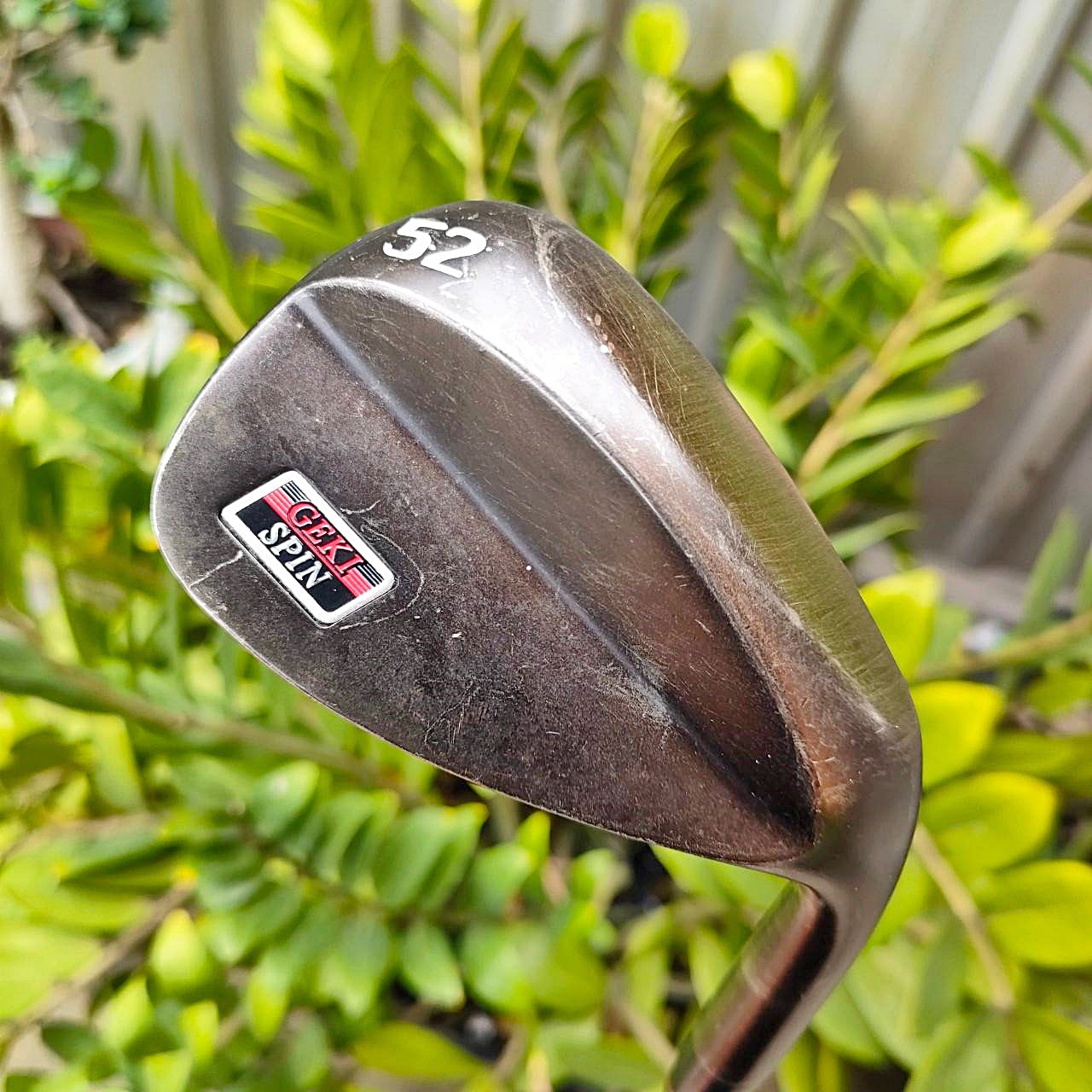 WEDGE GEKI SPIN องศา 52 FLEX WEDGE หน้าไม้โหดมากๆ เป็นปุ่นขึ้นมา กัดลูกขาดเลยครับ ตกหยุดถอยๆเลย สำหรับคนชอบเล่นของโดยเฉพาะ ไม้กอล์ฟมือสอง ของแท้ BY NakaraLuxurious