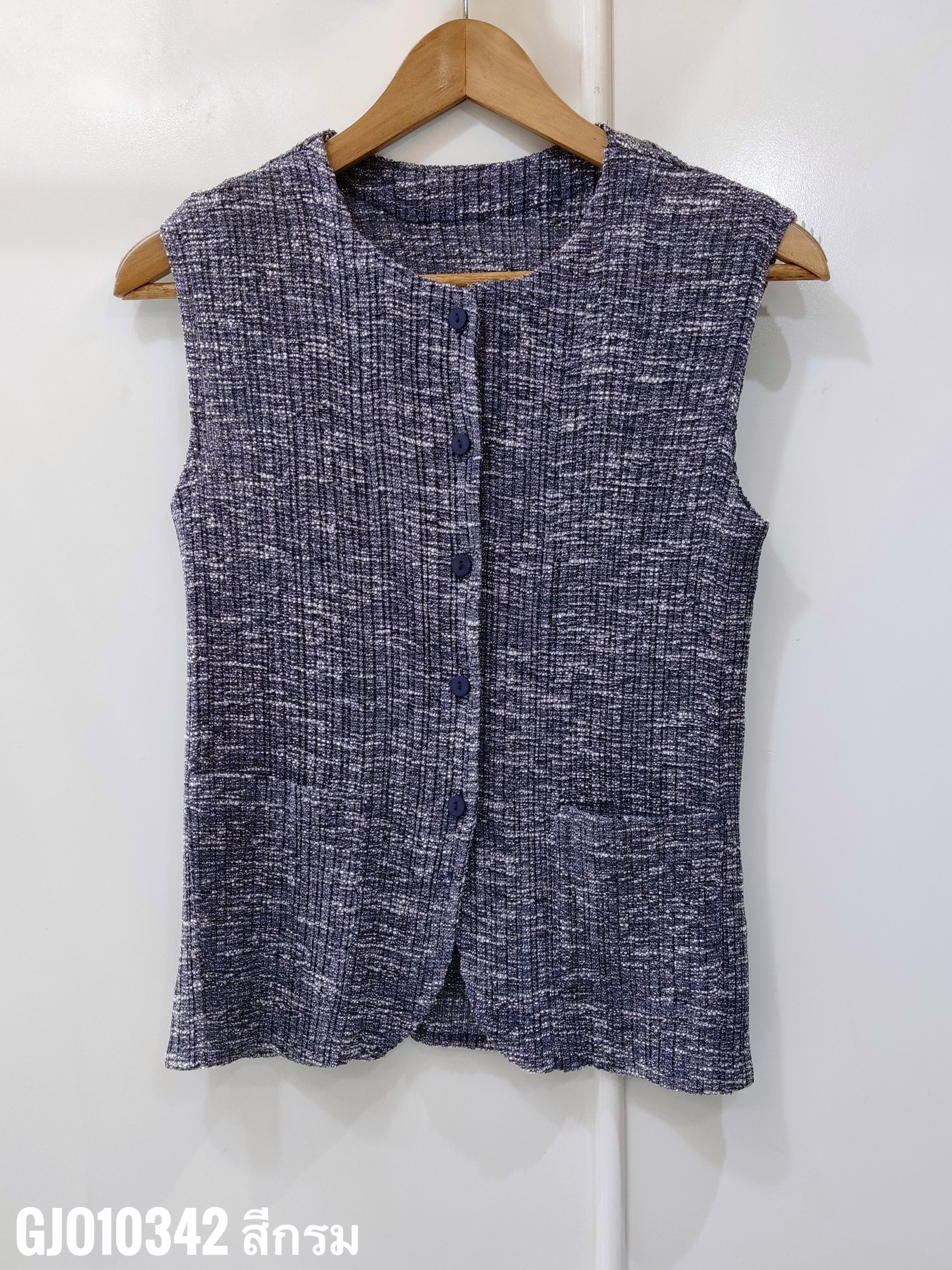 2MUAY รุ่น GJO10342 เสื้ออัดพลีท ผ้าKnit SLEEVELESS BUTTON FRONT METALLIC KNIT PLEATED TOP 9 สี FREE SIZE