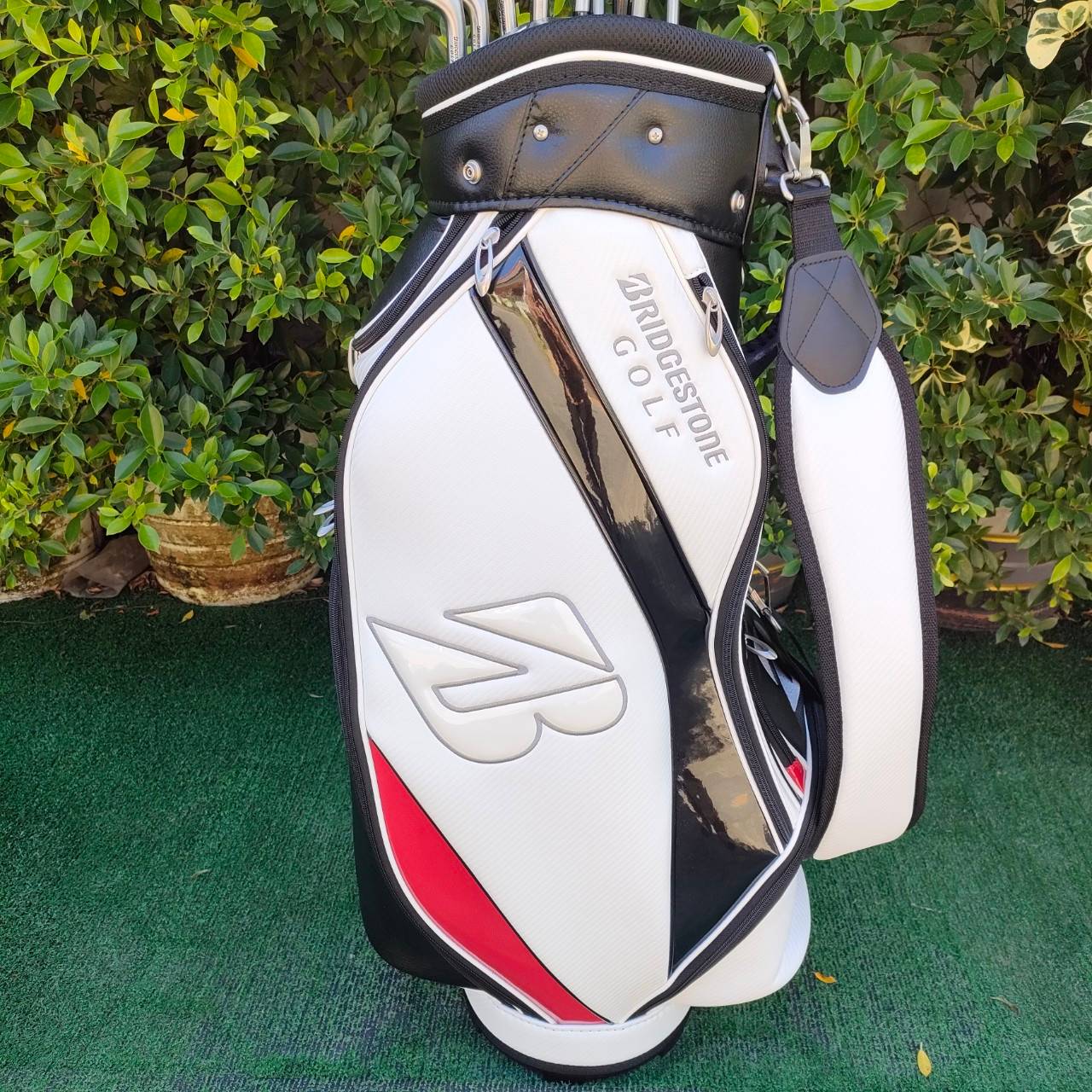 FULLSET BRIDGESTONE BG-100 สุดยอดเซ็ตพรีเมี่ยมญี่ปุ่น สภาพสวยนางฟ้า!! ก้าน DIMANA ทั้งชุด COVER เดิมสวย ถุงกอล์ฟสวยมาก!! ไม้กอล์ฟมือสอง ของแท้ BY NakaraLuxurious