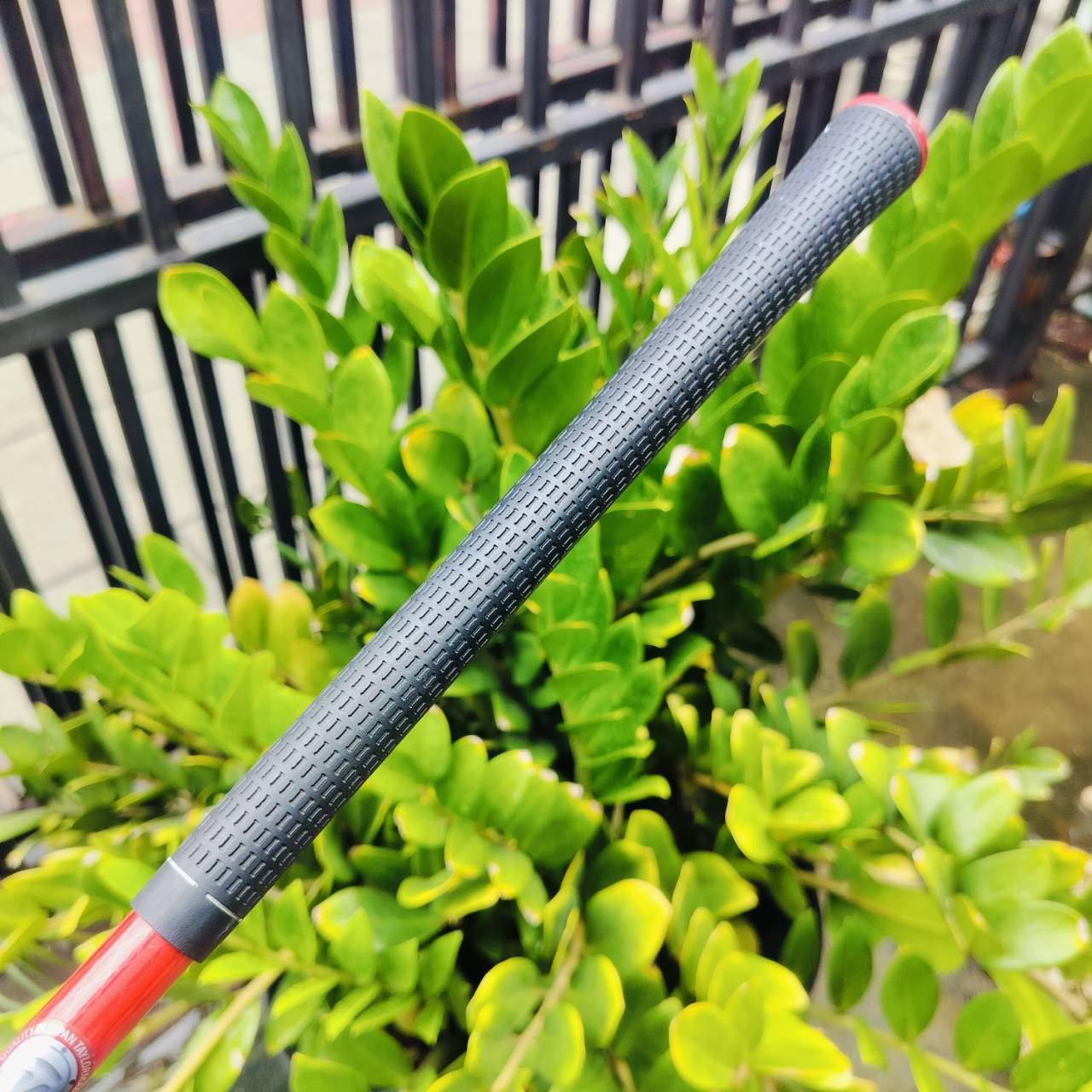 ก้านใส่ Fairway Woods Taylormade R15 TM1-115 FLEX S ผลิตโดย MISUBISHI RAYON ความยาวก้าน 41.5 นิ้ว มีกริพมาให้แล้วค่ะ มือสองสภาพดี ไม้กอล์ฟพรีเมี่ยมญี่ปุ่นมือสอง ของแท้ By NakaraLuxurious