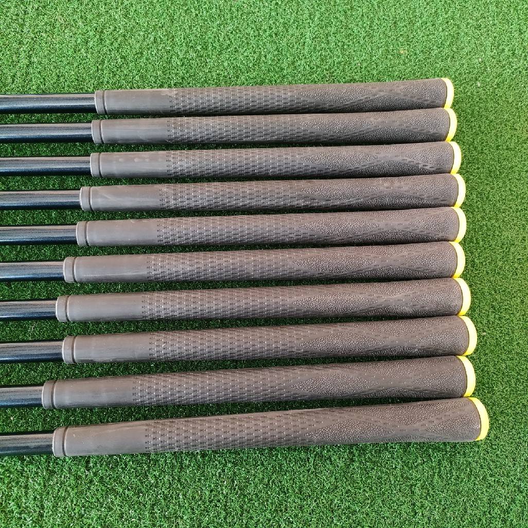 ชุดเหล็ก MAXCARRY MX-2000 IRON มีเหล็ก 3 - 9 PW AW SW ได้ชุดใหญ่ ทั้งหมด 10 ชิ้น