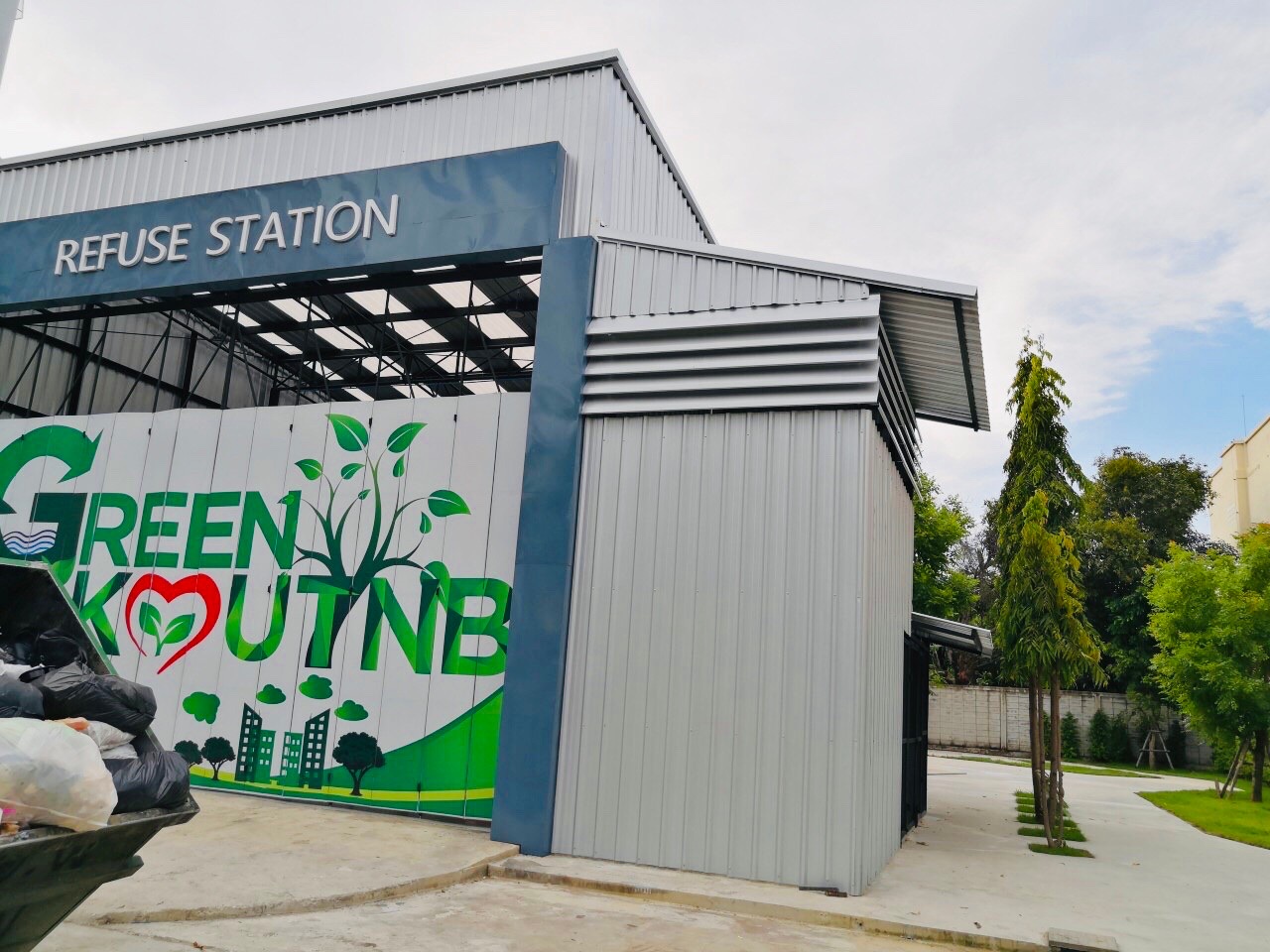 พระจอมเกล้าพระนครเหนือ ก่อสร้างโรงแยกขยะรีไซเคิล