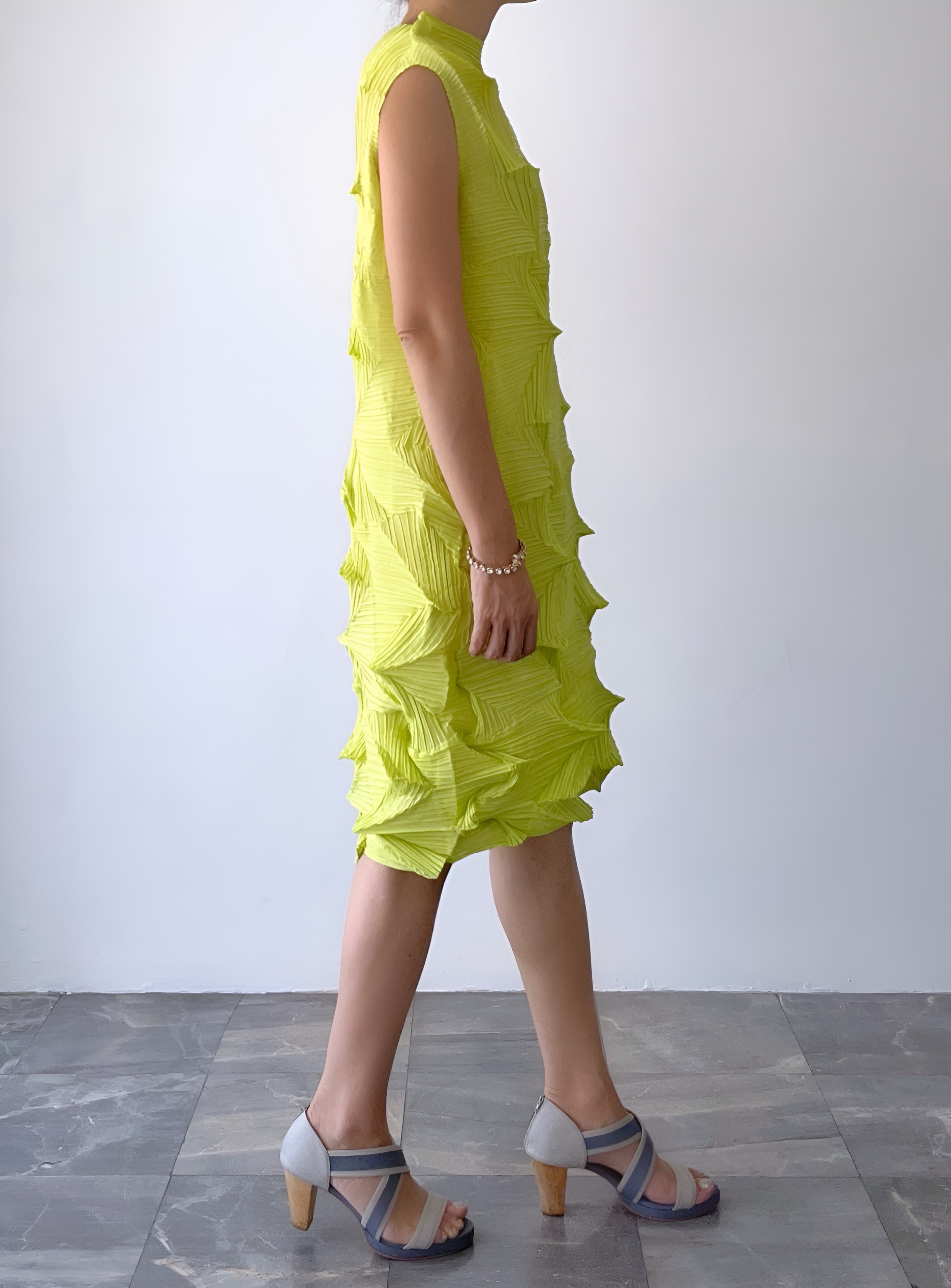 สีใหม่! 2MUAY รุ่น GJO6613-9 เดรสพลีทคุณภาพ SLEEVELESS ZIGZAG PLEATED DRESS 9 สี FREE SIZE