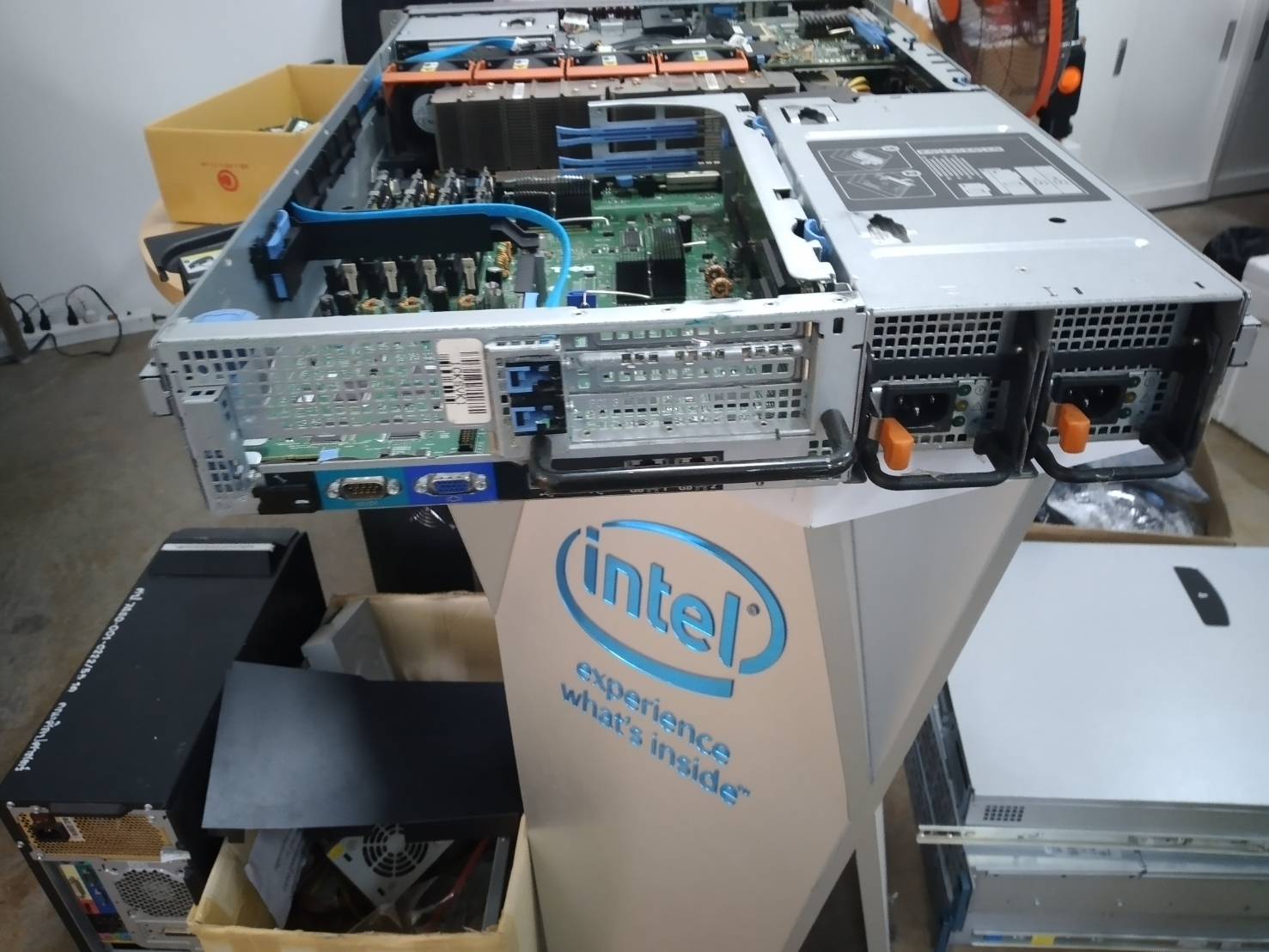 Dell 2950 server ที่ หาเพื่อใช้กับงาน MA เยอะที่สุด