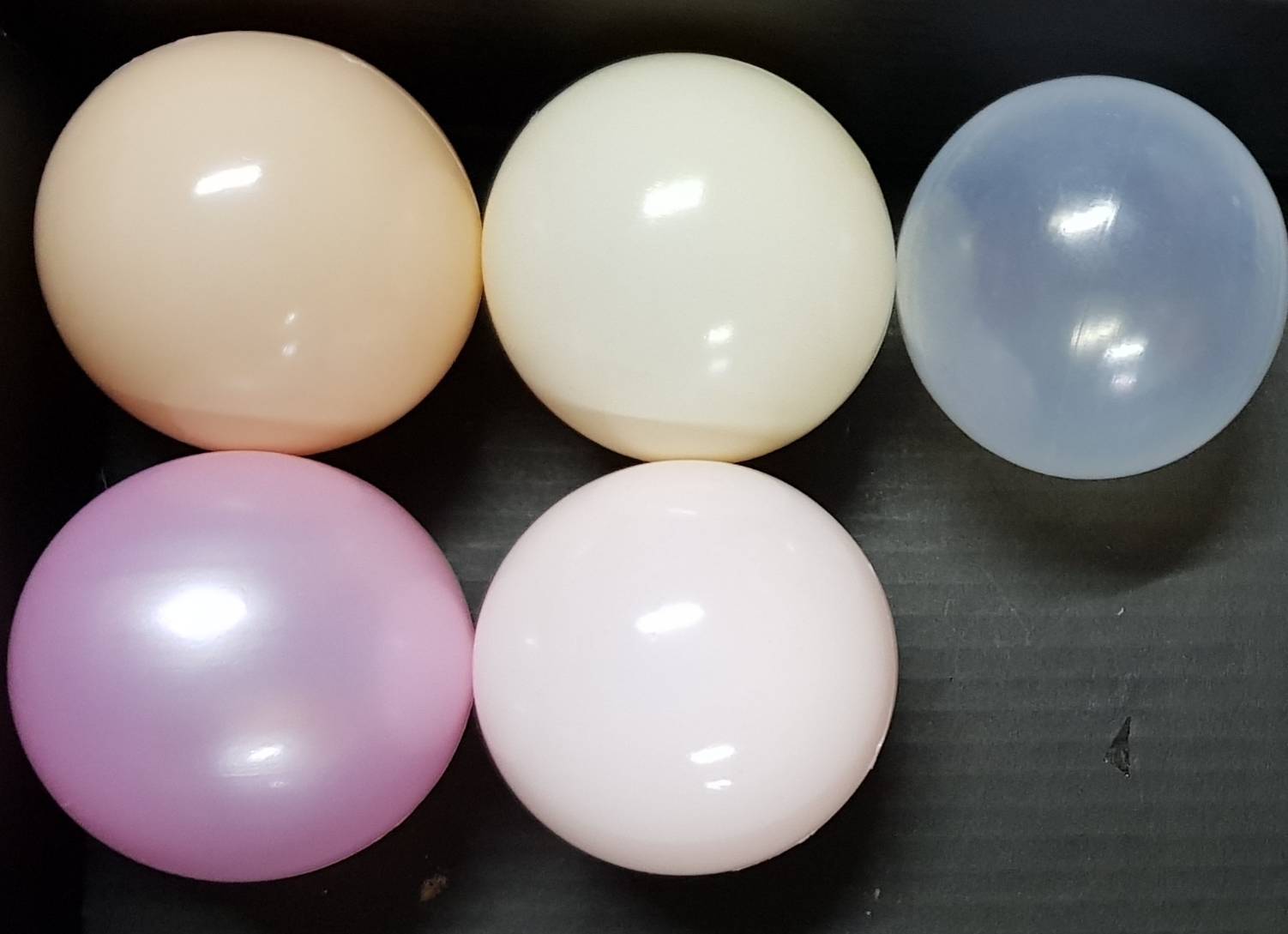 ลูกบอลพาสเทลสีอ่อน ลูกบอลบ่อบอล 7.5 ซม. ลูกบอลเลือกสีได้ สีละ100 ลูก ลูกบอลบ้านบอล ลูกบอลพลาสติกหนา ทนทาน สีสดสวย ผลิตในไทย ของเล่น พร้อมส่ง