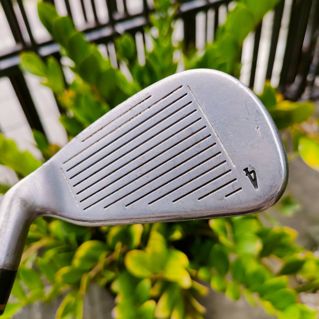 เหล็ก 4 Callaway STEEL HEAD X-14 เป็นเหล็กที่ตีง่าย และขนาดใบกำลังดี ก้านเสียบทะลุ ตีลอยง่าย ได้ฟีลลิ่ง มือใหม่ มือกลาง ตีสบายมากค่ะ ไม้กอล์ฟพรีเมี่ยมมือสอง ของแท้ By NakaraLuxurious