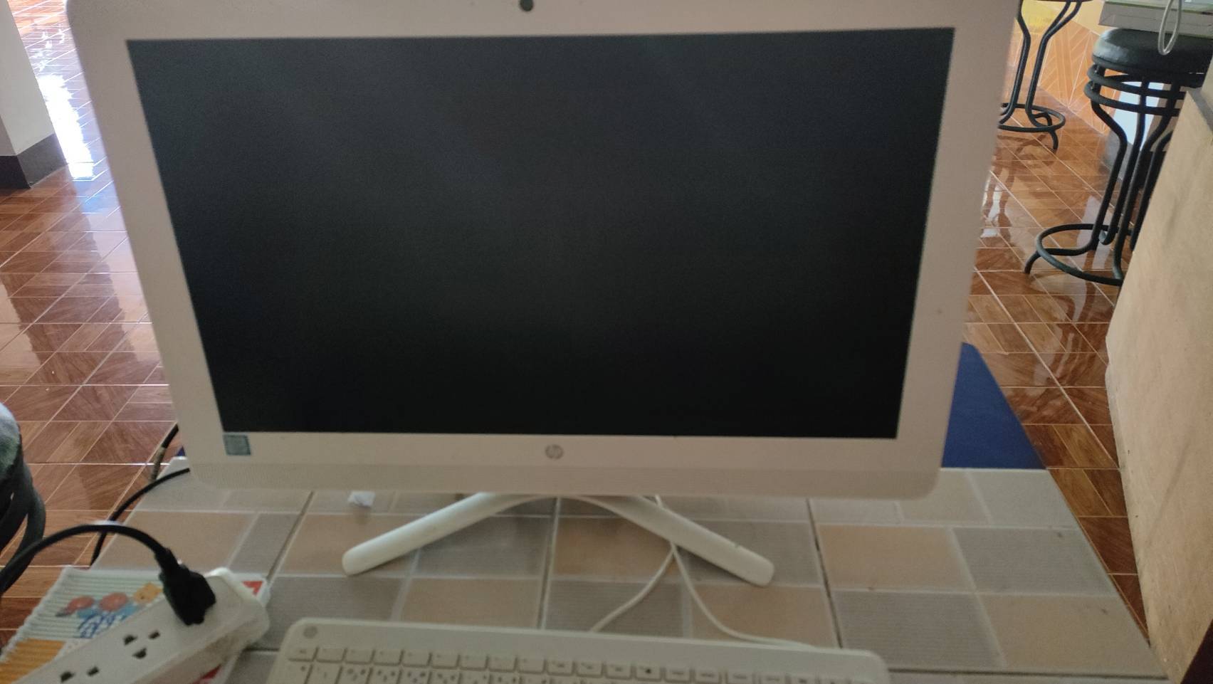 ALL IN ONE HP 22-B206D
