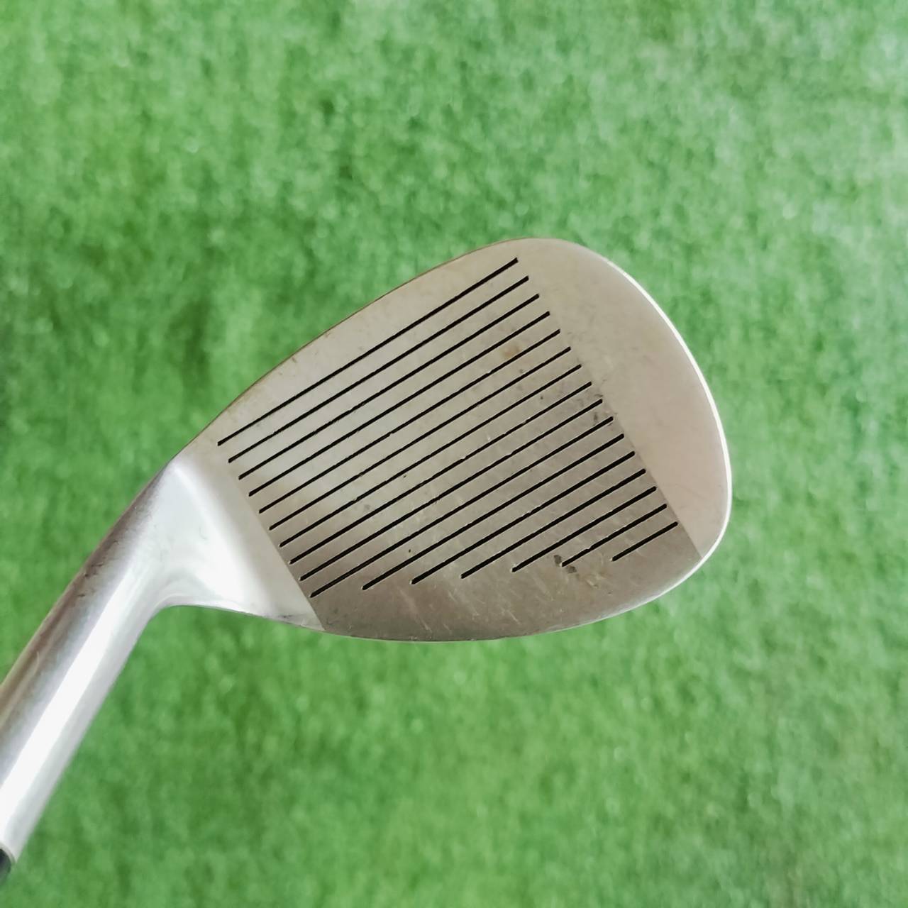 WEDGE SMITH & SMITH CST เป็นเหล็ก 13 องศา 60 ++ ค่ะ ก้านเหล็ก WEDGE FLEX หน้าใบสวย สปินดีมากเลยค่ะ ไม้กอล์ฟพรีเมี่ยมมือสอง ของแท้ By NakaraLuxurious