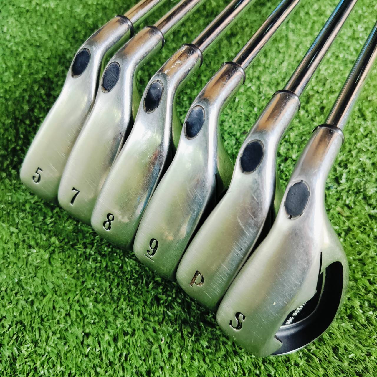 *** ขาดเหล็ก 6 *** ชุดเหล็ก Callaway BIGBERTHAR ก้าน NS PRO 850 FLEX R สภาพสวยมาก ก้านเดิม สติ๊กเกอะเดิม มีเหล็ก 5 7 8 9 PW SW ค่ะ ชุดเหล็กตีโดนง่ายๆ ได้ระยะ ไม้กอล์ฟพรีเมี่ยมมือสอง ของแท้ By NakaraLuxurious