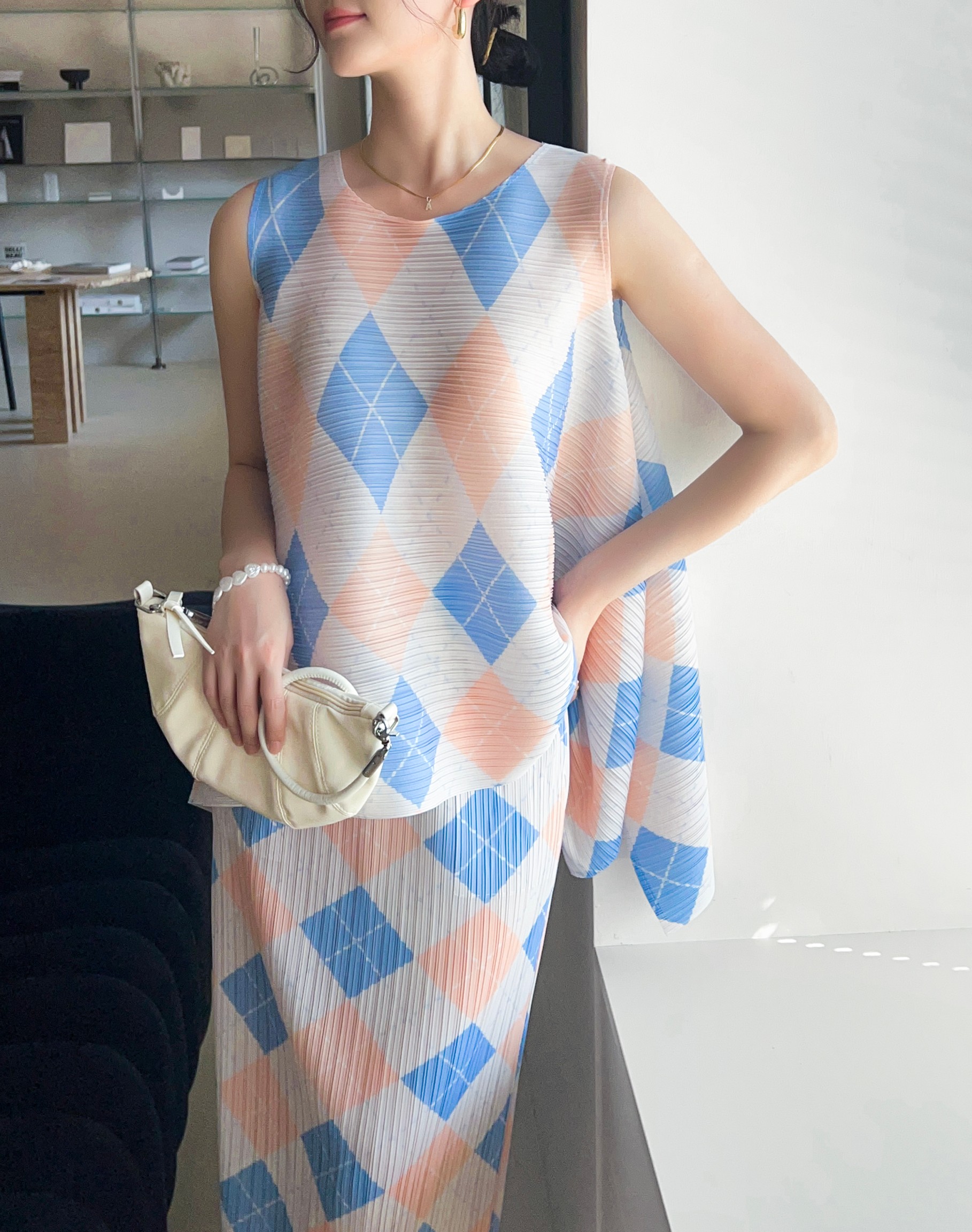 ปรับราคาลง20%!! 2MUAY รุ่น GJO1538-1 เสื้อพลีทคุณภาพ SLEEVELESS FLARE PRINTED PLEATED TOP 5 สี FREE SIZE