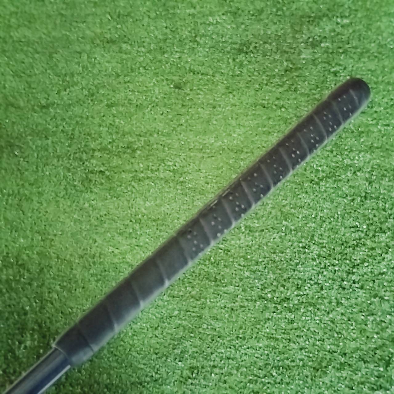 PUTTER EVANOVA ยาว 33 นิ้ว LIGHT AND FLEXIBLE DESIGND ทรงมอลเล็ต ชดเชยความผิดพลาด ไม้กอล์ฟพรีเมี่ยมมือสอง ของแท้ By NakaraLuxurious
