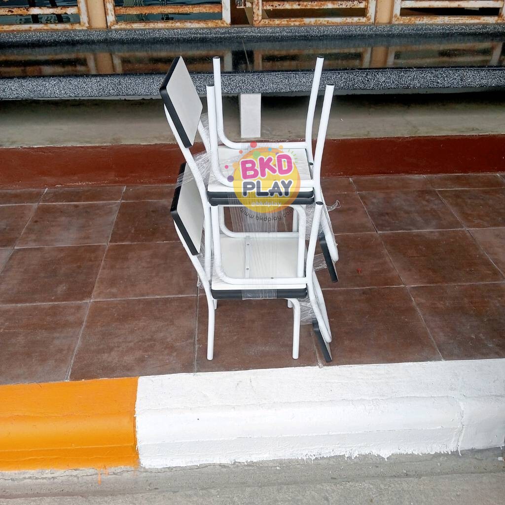 เก้าอี้อนุบาล B-25 หน้าฟอเมก้าขาว