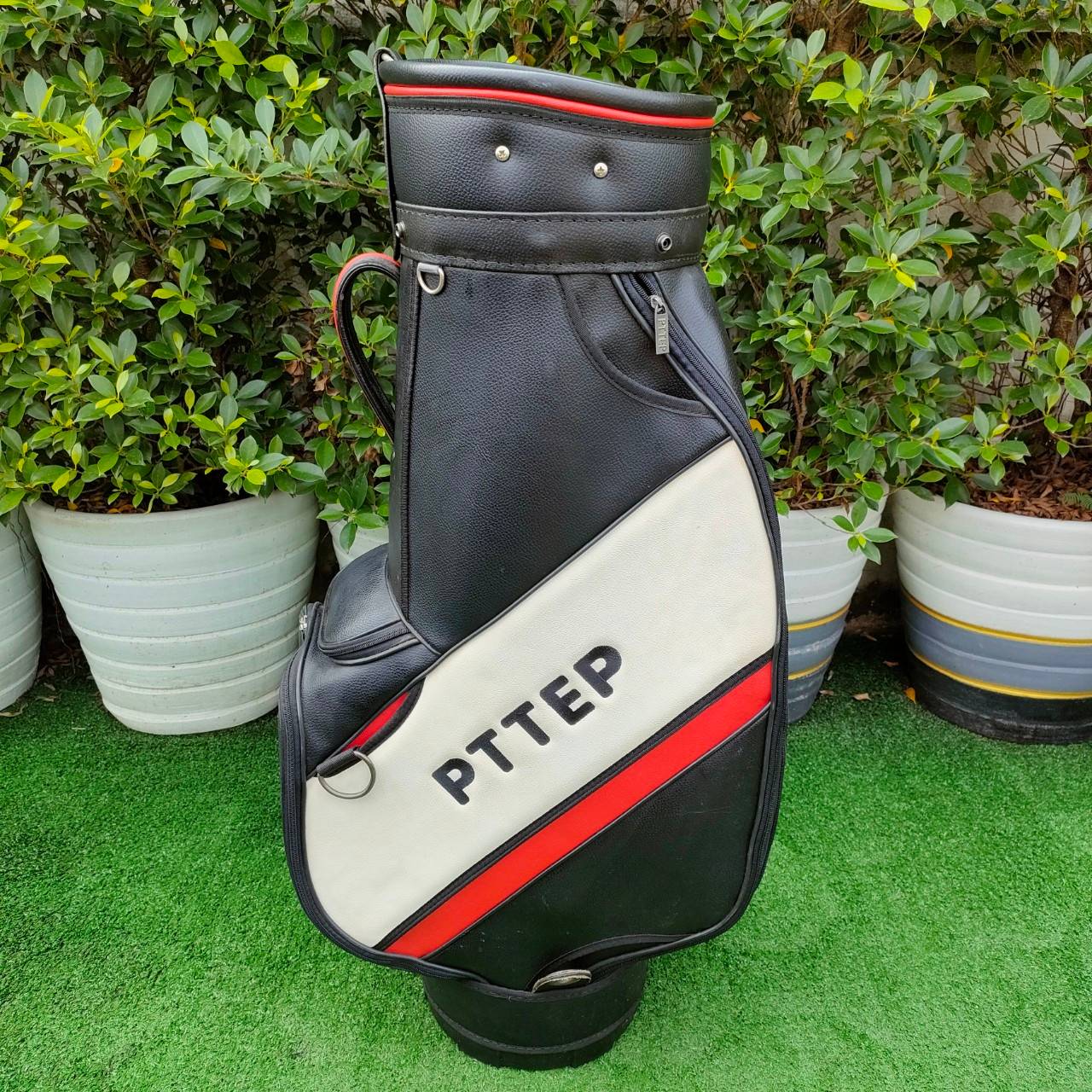 ถุงกอล์ฟ PTTEP มือสอง ถุง TOUR ใบใหญ่ สภาพสวยเดิมๆ เรียบร้อย
