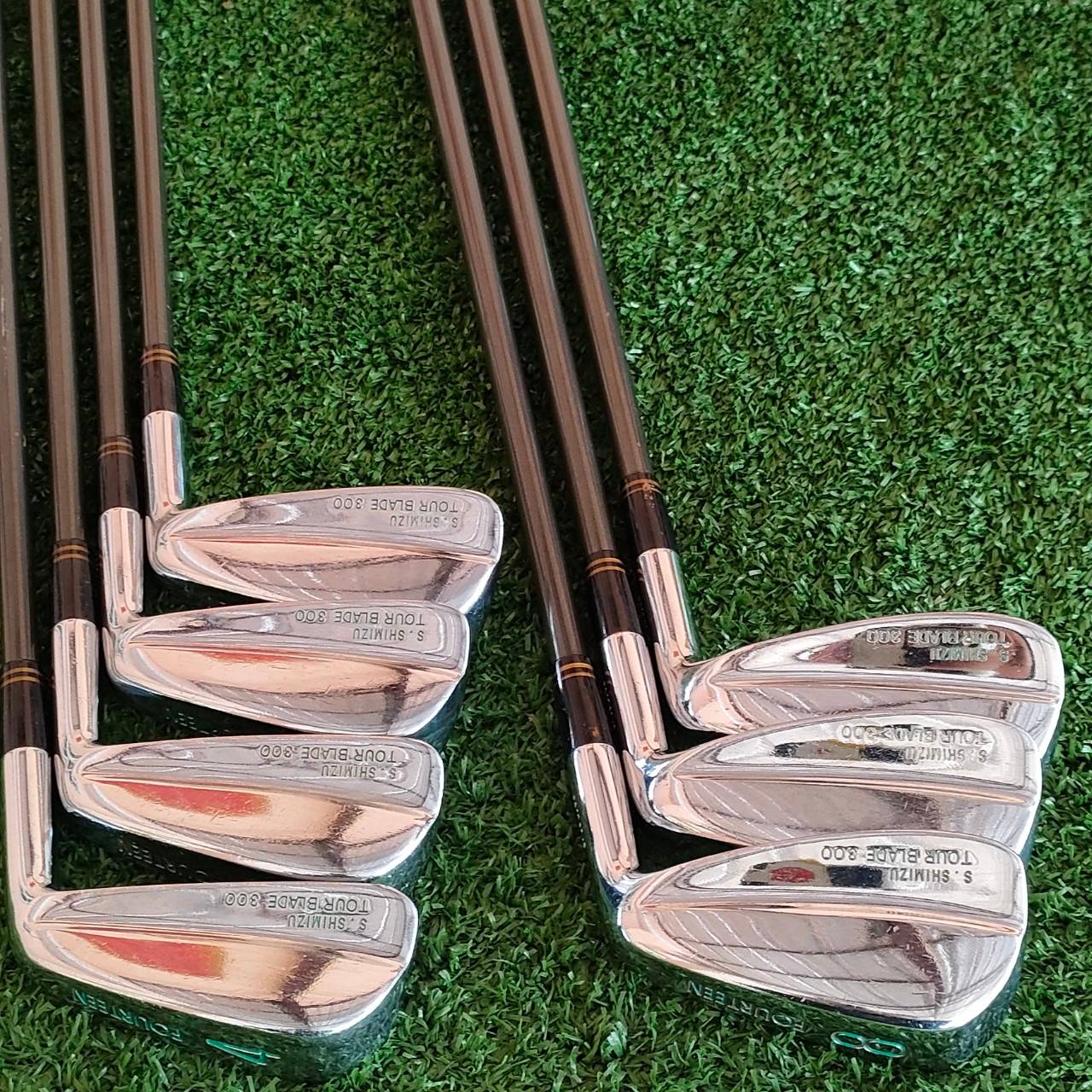 ชุดเหล็ก FOURTEEN S.SHIMIZU TOUR BLADE 300 มีเหล็ก 4-9 เเละ PW ก้าน FOURTEEN ชุดเหล็ก FORGED MADE IN JAPAN 100% แฟนๆ FOURTEEN พลาดไม่ได้ครับ