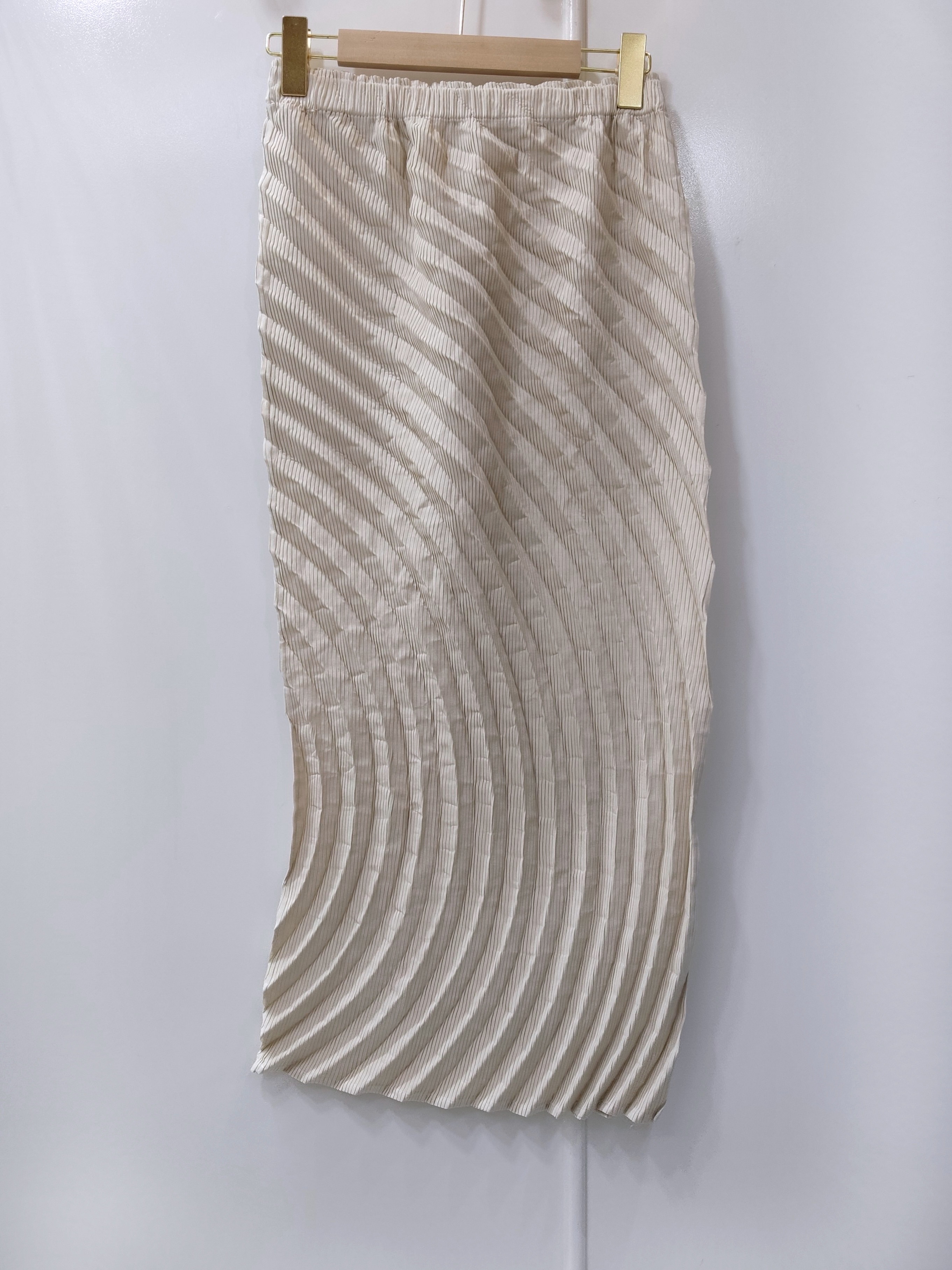 ปรับราคาลง20%!! ยาว 32นิ้ว 2MUAY รุ่น CX01621S กระโปรงอัดพลีทคุณภาพ PENCIL CIRCLE PLEATED SKIRT 4 สี FREE SIZE