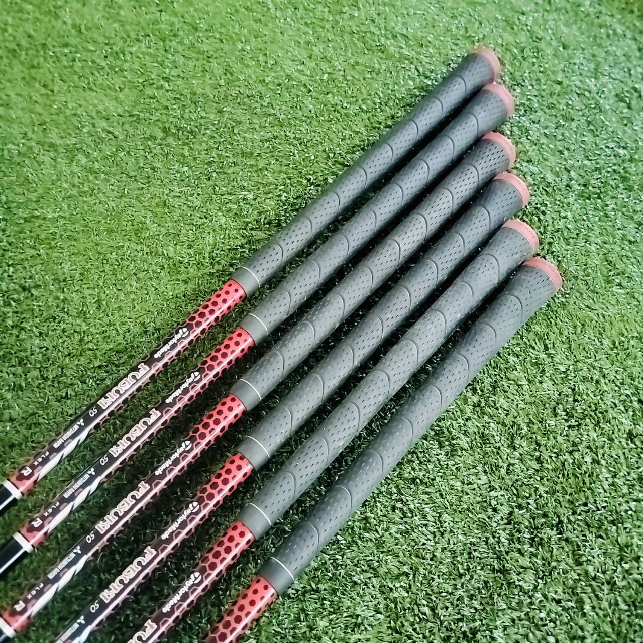 ชุดเหล็ก TAYLORMADE BURNER SUPERLAUNCH เป็นชุดเหล็กที่ตีง่ายมากที่สุด ตีสนุกมากที่สุดเลยค่ะ ก้าน FUBUKI 50 FLEX R มีเหล็ก 5 6 7 8 9 PW ไม้กอล์ฟพรีเมี่ยมมือสอง ของแท้ By NakaraLuxurious