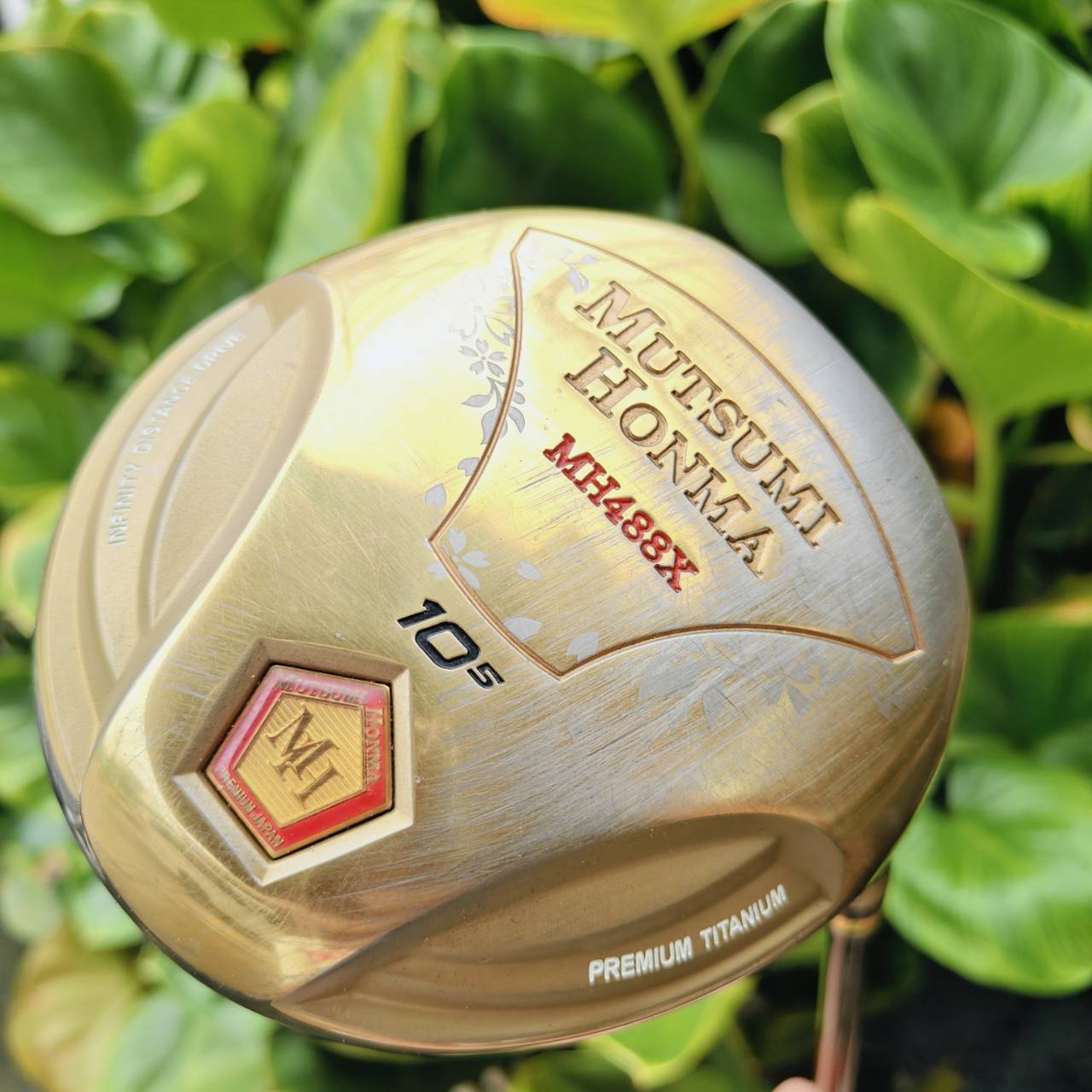 Driver Mutsumi Honma MH488X → High COR Face (หน้าเด้ง) ตีโดนตรงหรือขอบหน้าไม้ยังได้ระยะใกล้เคียงกัน