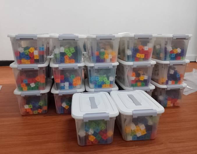 ตัวต่อลูกเต๋า บล็อกลูกบาศก์ เลโก้สี่เหลี่ยม 170 ชิ้น คละสี , ตัวต่อพลาสติก,ลูกเต๋าของเล่น,ตัวต่อ,เลโก้,บล็อก, ของเล่นเสริมพัฒนาการ, ของเล่นเด็ก, สื่อการสอน พร้อมส่งในไทย