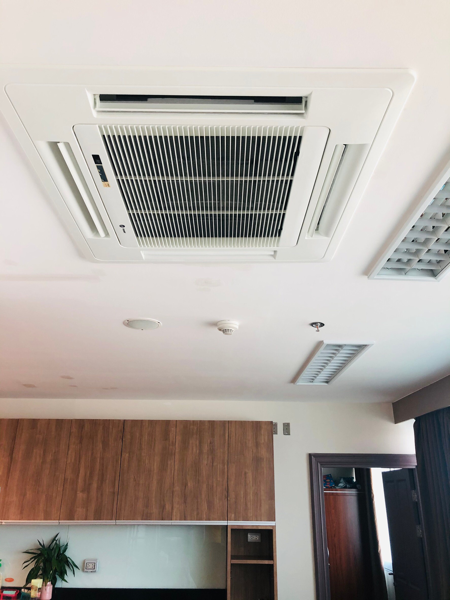 กกต.ปรับปรุงห้องประธานคณะกรรมการการเลือกตั้ง