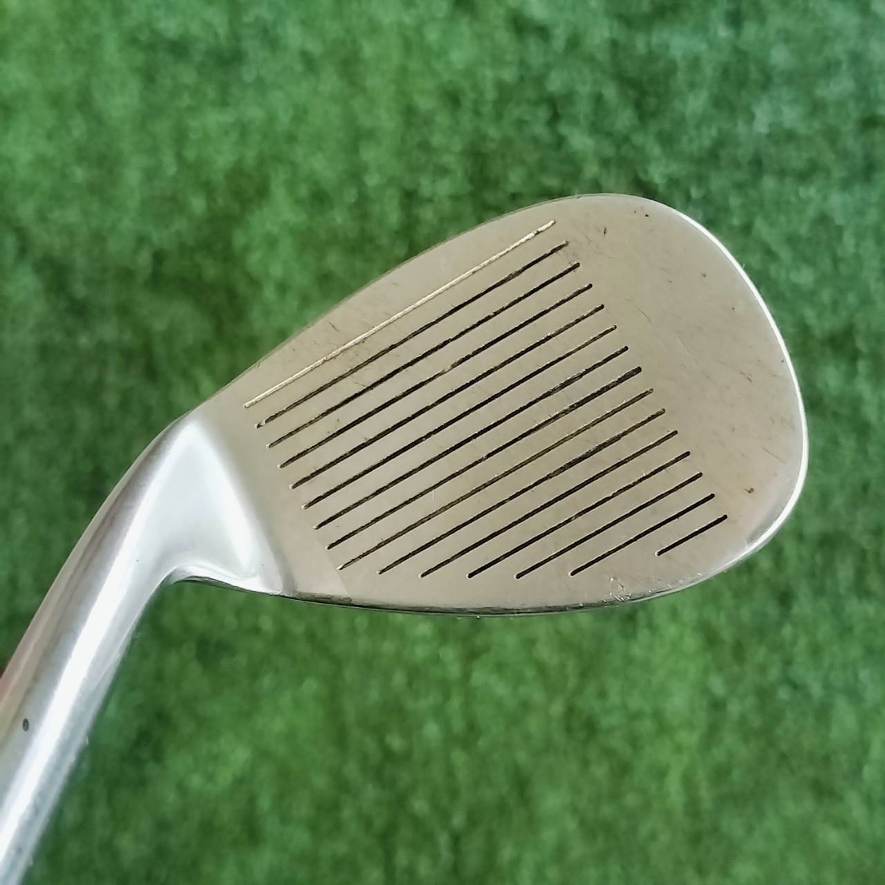 WEDGE WARRIOR CUSTOM GOLF องศา 56 ก้าน KENT FLEX R เป็นกราไฟต์แบบ HIGH MODULUS ชิพง่ายๆ ระเบิดทรายสนุก มือใหม่ตีได้ ไม้กอล์ฟพรีเมี่ยมมือสอง ของแท้ By NakaraLuxurious