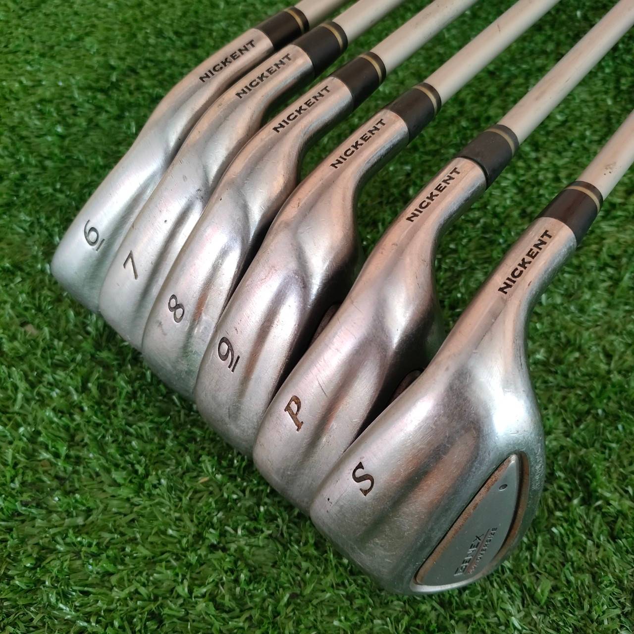 ** ไม้กอล์ฟสำหรับผู้หญิง ** ชุดเหล็ก GENEX 3DX OVERSIZE มีเหล็ก 6-9 เเละ PW SW ก้าน SPEEDRATED 75 FLEX L เหล็กตีง่าย ได้ระยะครับ