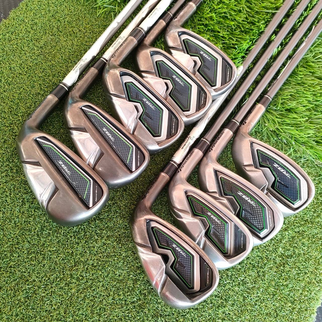 ชุดเหล็ก TAYLORMADE RBZ มีเหล็ก 4- 9 PW AW SW ชุด 9 ชิ้น ก้าน TAYLORMADE RBZ FLEX R เหล็กตีง่ายตีไกลและตีมันส์มาก