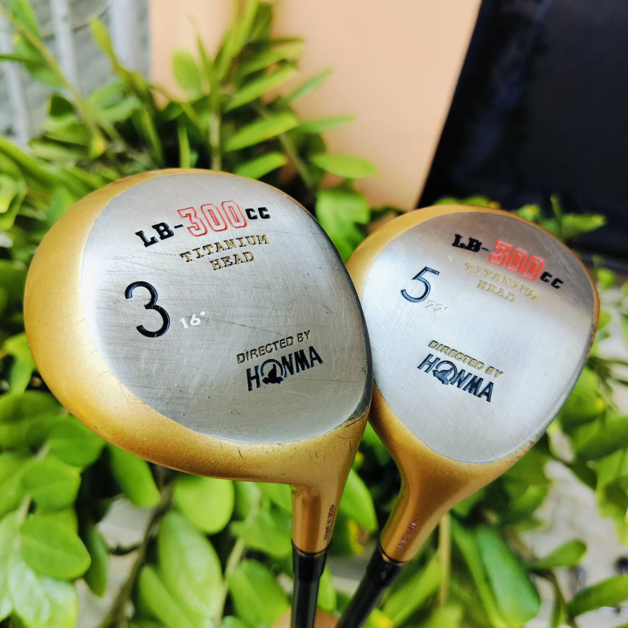 ***สุดยอดหายาก ก้าน 4 ดาว*** FW 3 - 5 HONMA 300CC. วัสดุไทเทเนี่ยม สุดพรีเมี่ยม MADE IN JAPAN SAKATA ตีดีมากๆ เสียงเพราะ ตีง่าย+ไกล เป็นตัว 4 ดาวแท้เดิมจากญี่ปุ่น ไม้กอล์ฟพรีเมี่ยมมือสอง ของแท้ By NakaraLuxurious