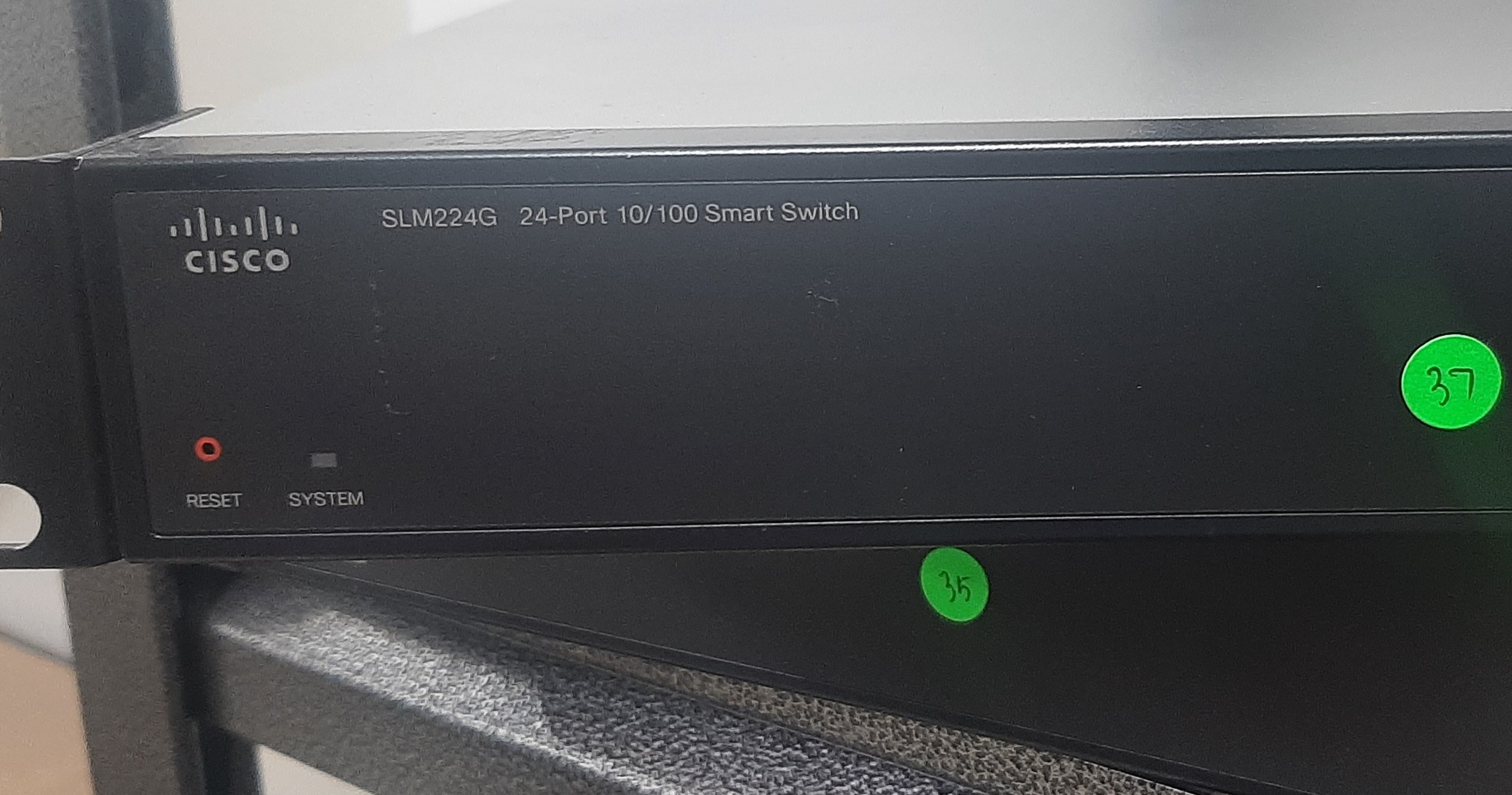 Cisco SLM224G 24-port 10 100 + 2-port Gigabit Smart Switch