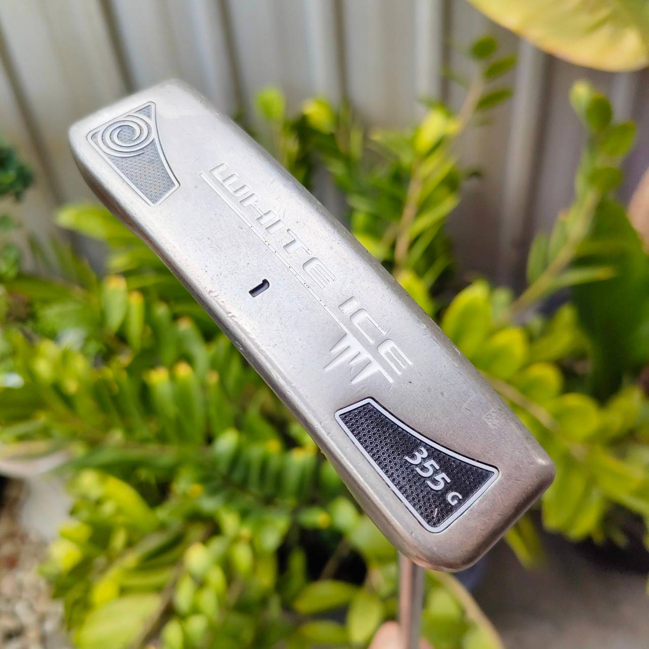 PUTTER ODYSSEY WHITE ICE 355 G ความยาว 34 นิ้ว ** กริฟ เสื่อมสภาพ ** หน้าสัมผัสนุ่มนวล น้ำหนักดีมาก ไม้กอล์ฟพรีเมี่ยมมือสอง ของแท้ By NakaraLuxurious
