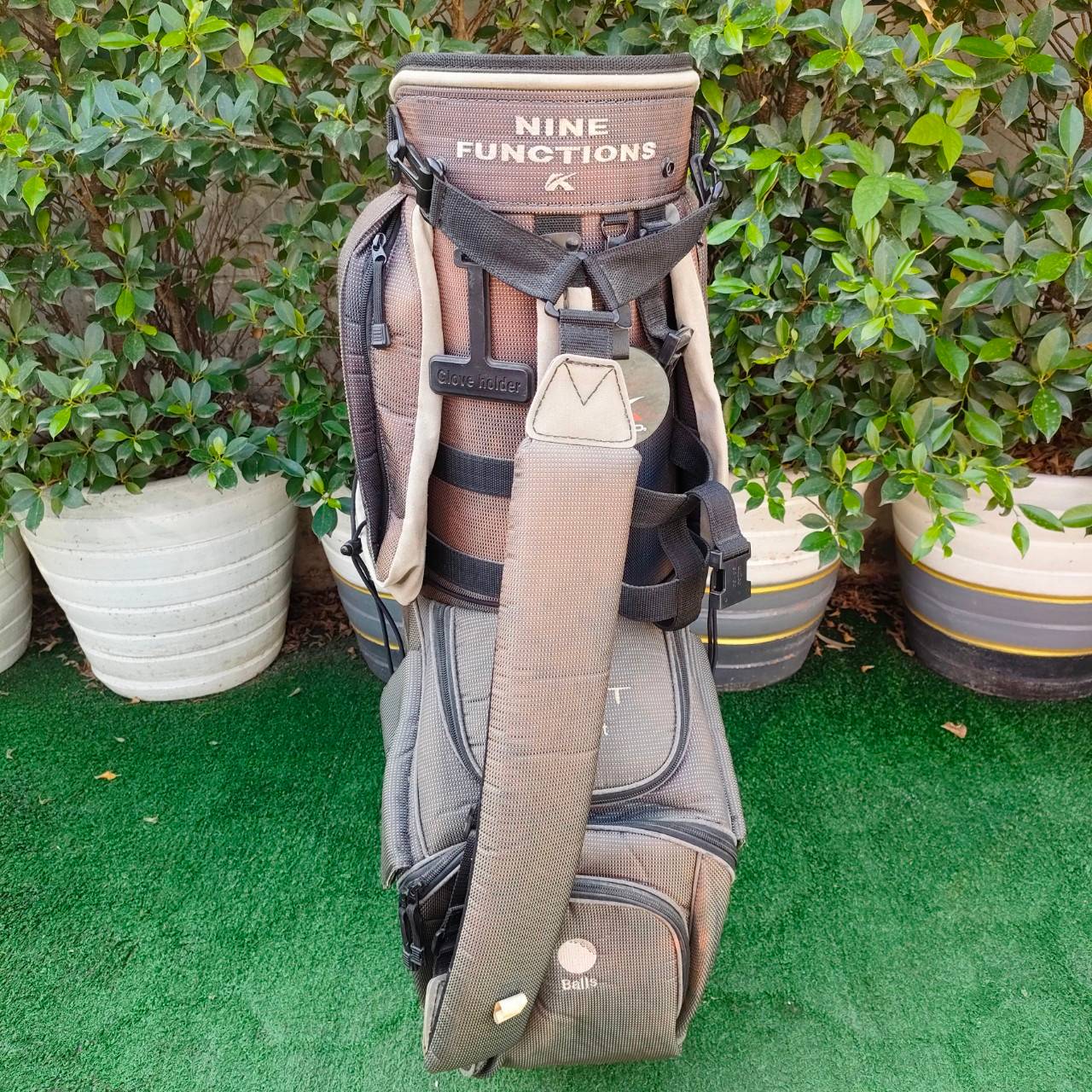 ถุงกอล์ฟ KASCO NINE FUNCTIONS มือสอง สภาพสีมีซีดบ้าง แต่วัสดุทุกอย่างใช้ได้ดีครับ
